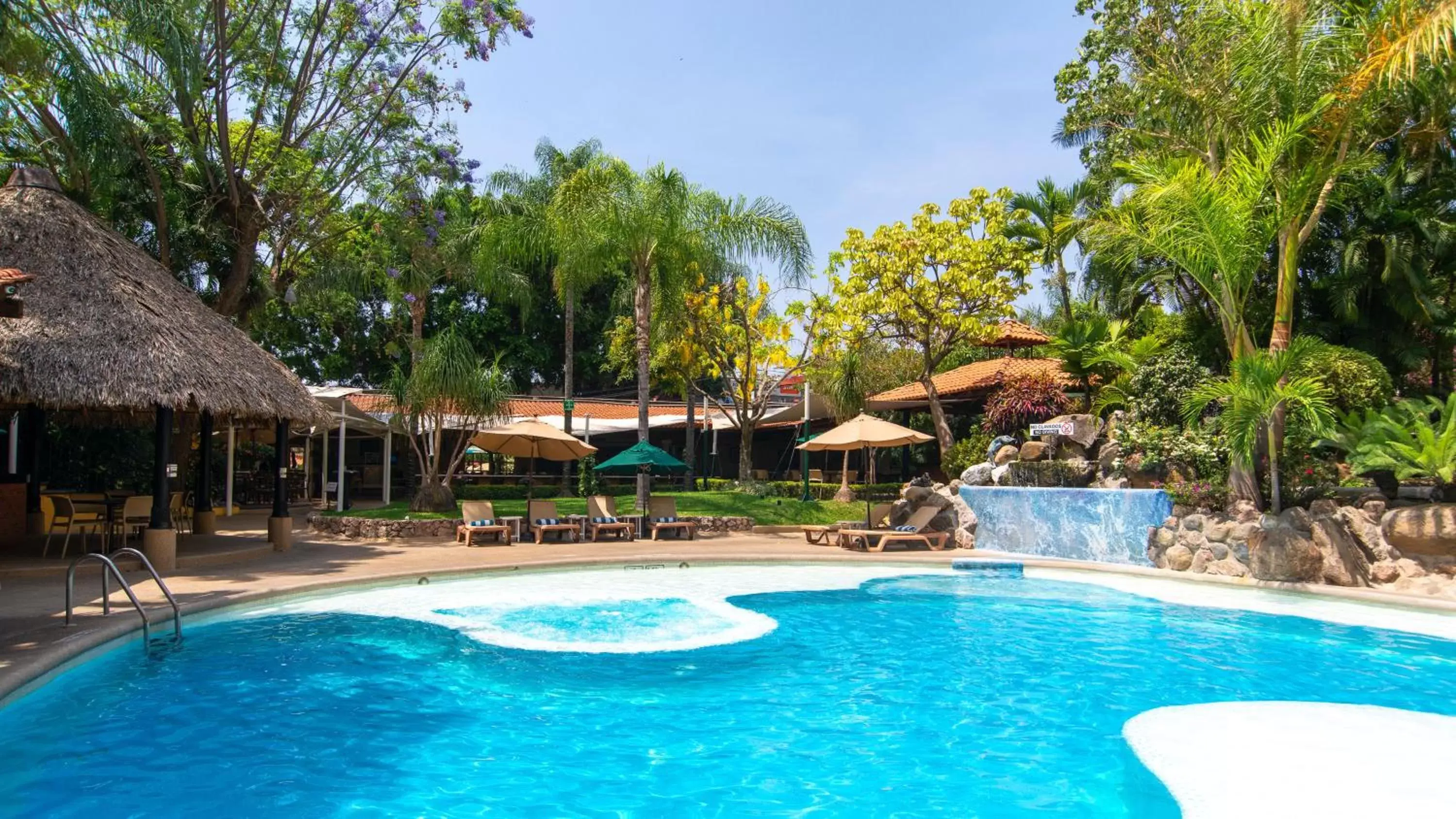 Swimming Pool in Holiday Inn Cuernavaca, an IHG Hotel