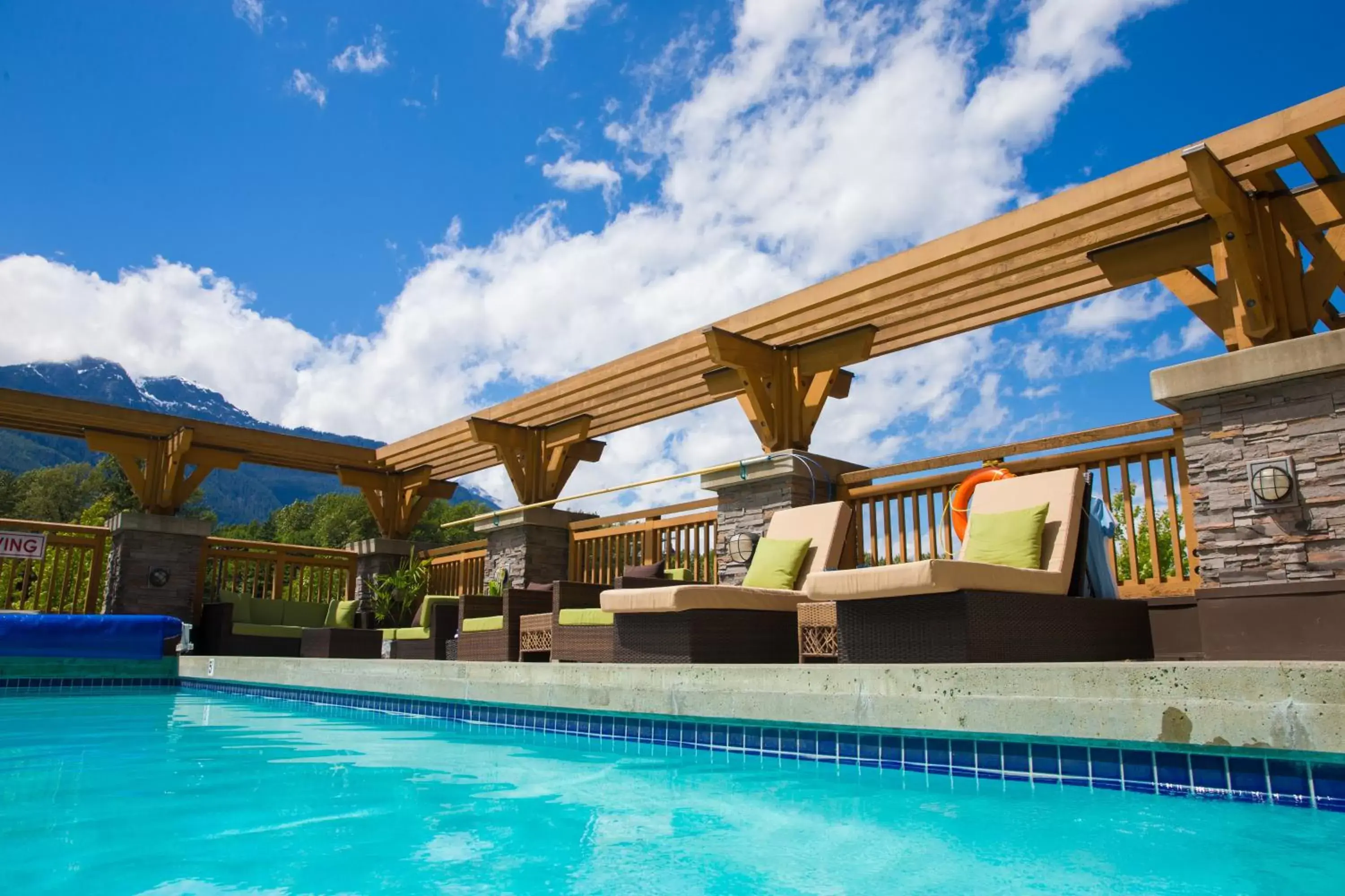 Swimming Pool in Executive Suites Hotel and Resort, Squamish