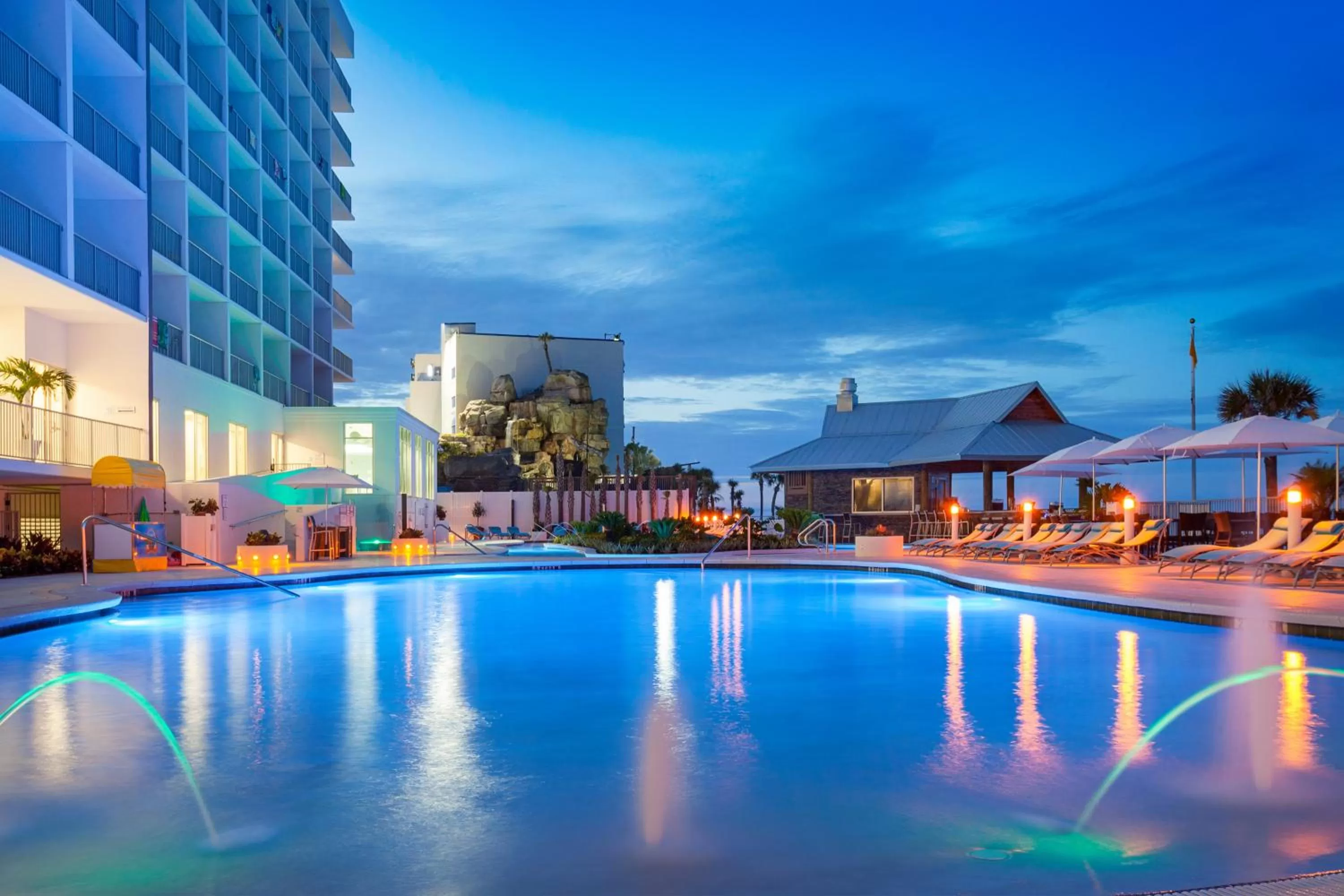 Swimming pool in Holiday Inn Express & Suites Panama City Beach - Beachfront by IHG