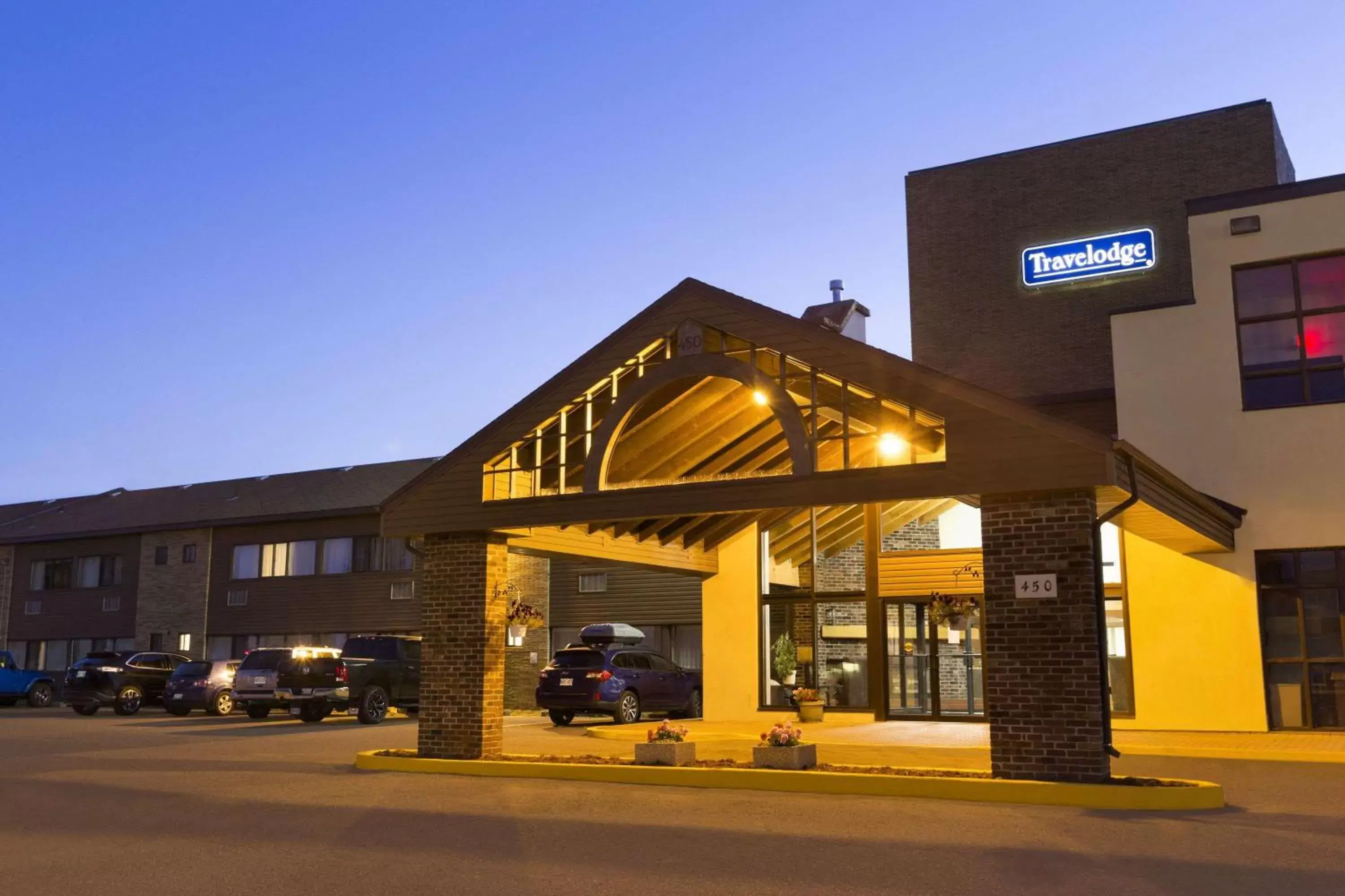 Property building in Travelodge by Wyndham Thunder Bay ON Property building in Travelodge by Wyndham Thunder Bay ON