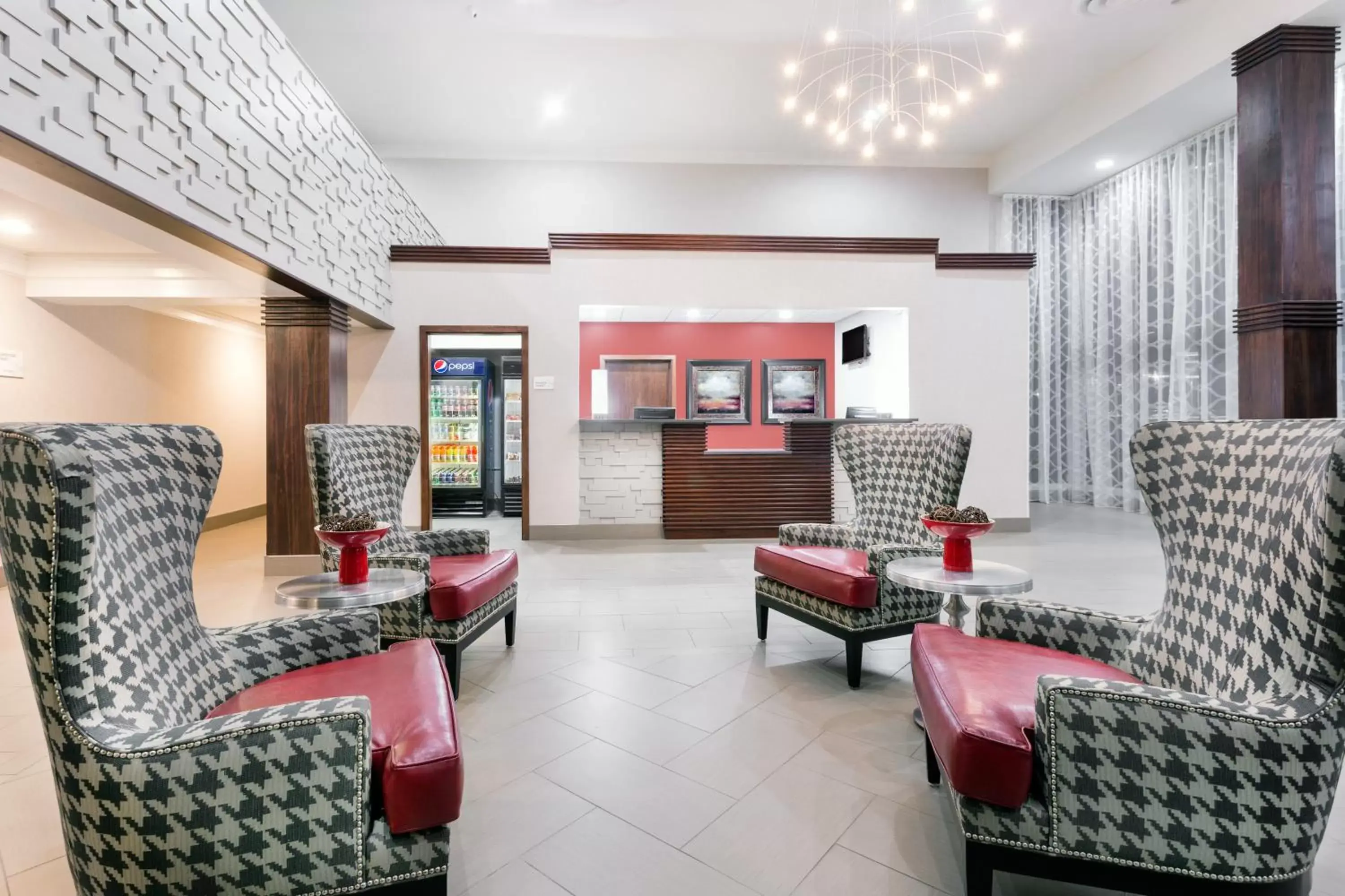 Lobby or reception, Seating Area in Ramada by Wyndham Tuscaloosa