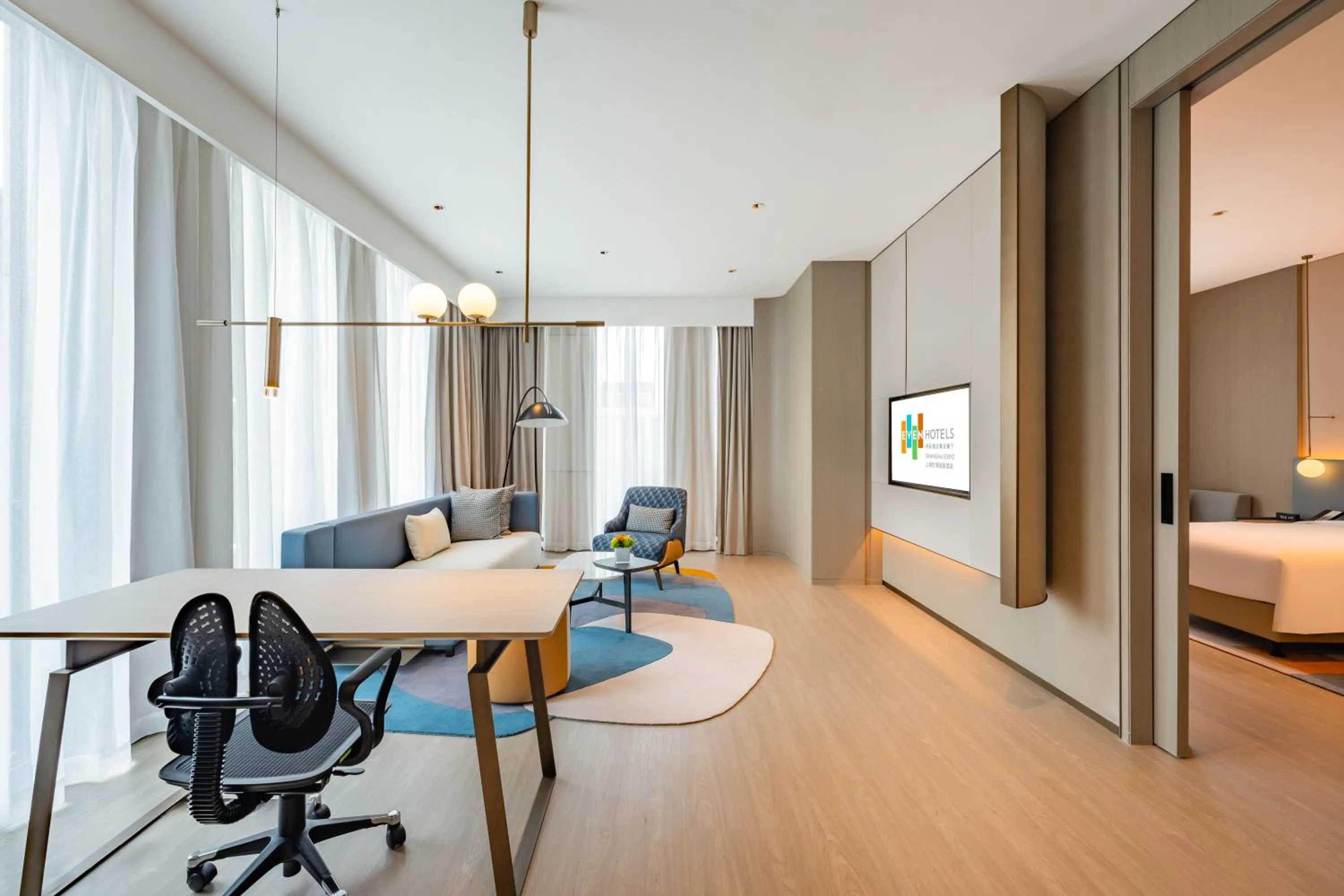 Living room, Bed in EVEN Hotels Shanghai Expo by IHG