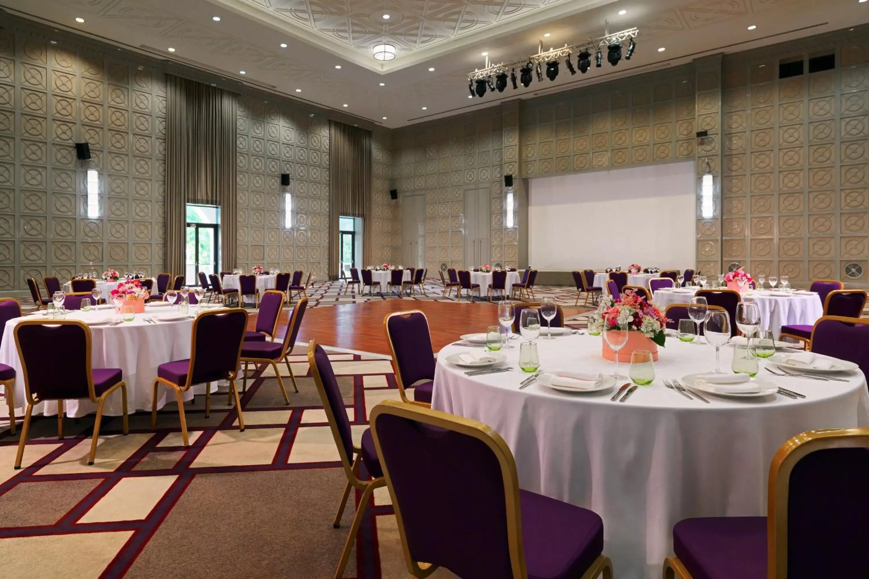 Meeting/conference room, Restaurant/Places to Eat in Sheraton Batumi Hotel