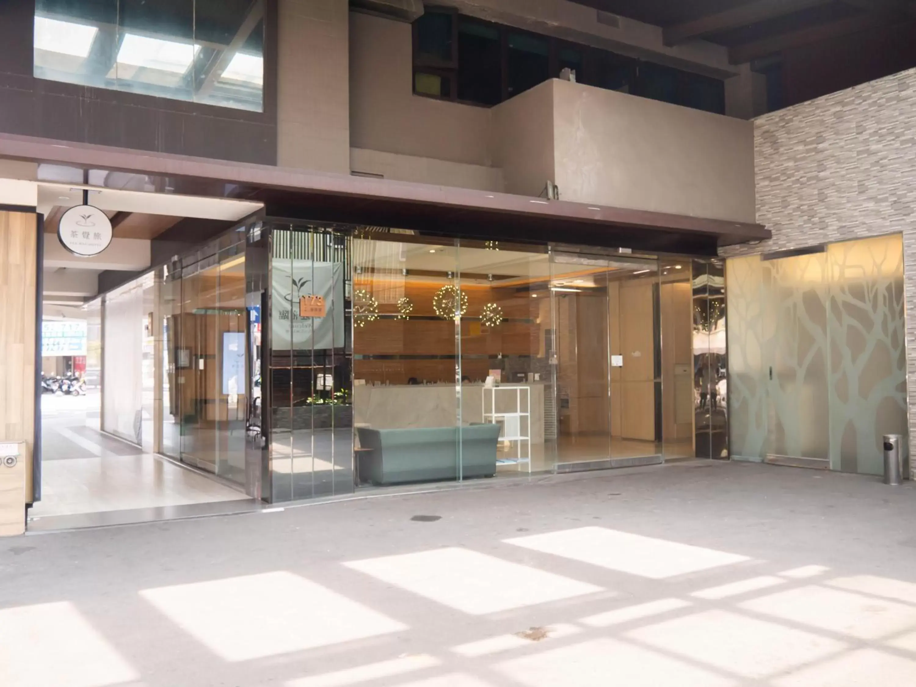 Facade/entrance in Green Hotel - Tea Way Facade/entrance in Green Hotel - Tea Way