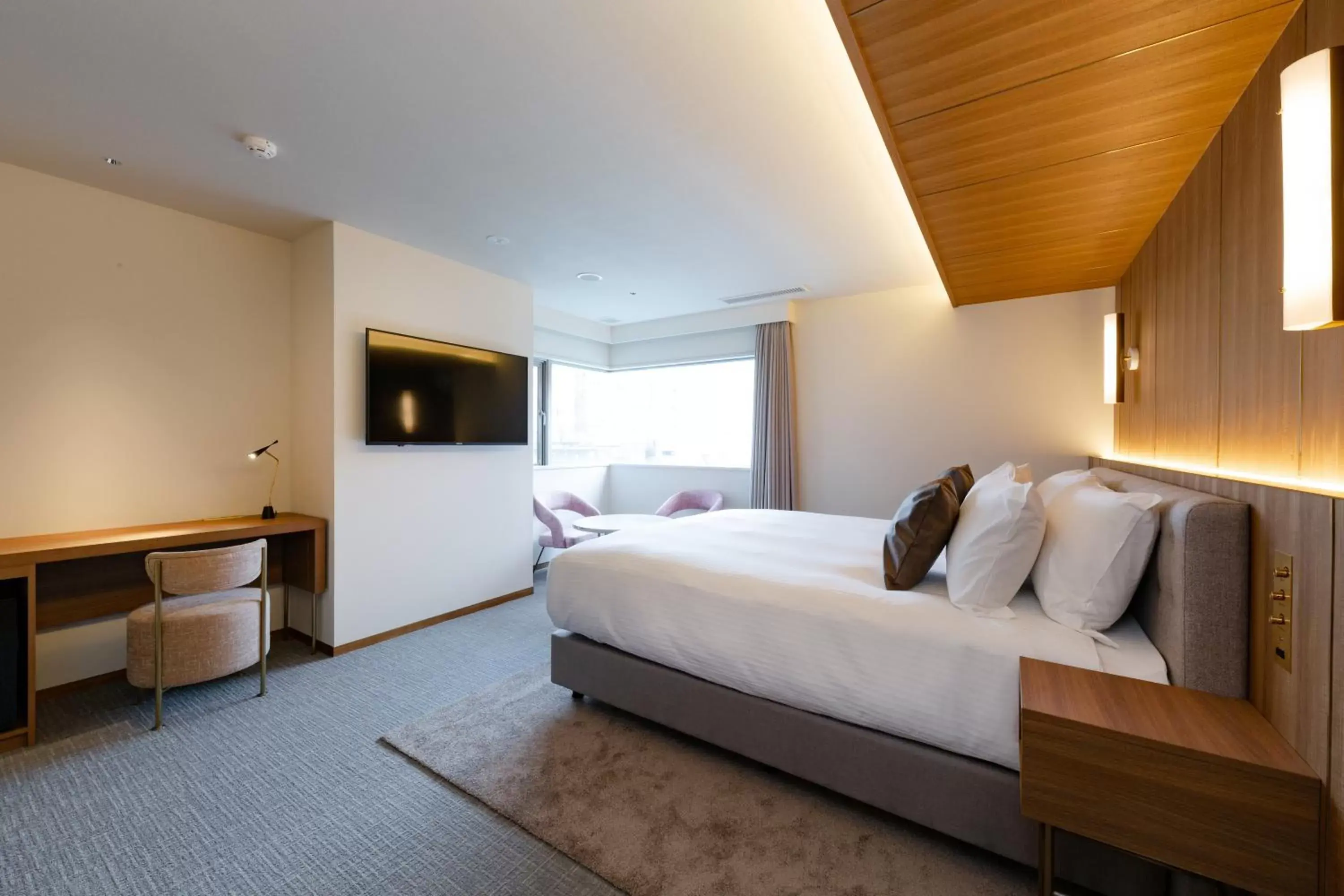 Photo of the whole room, Bed in The OneFive Villa Fukuoka