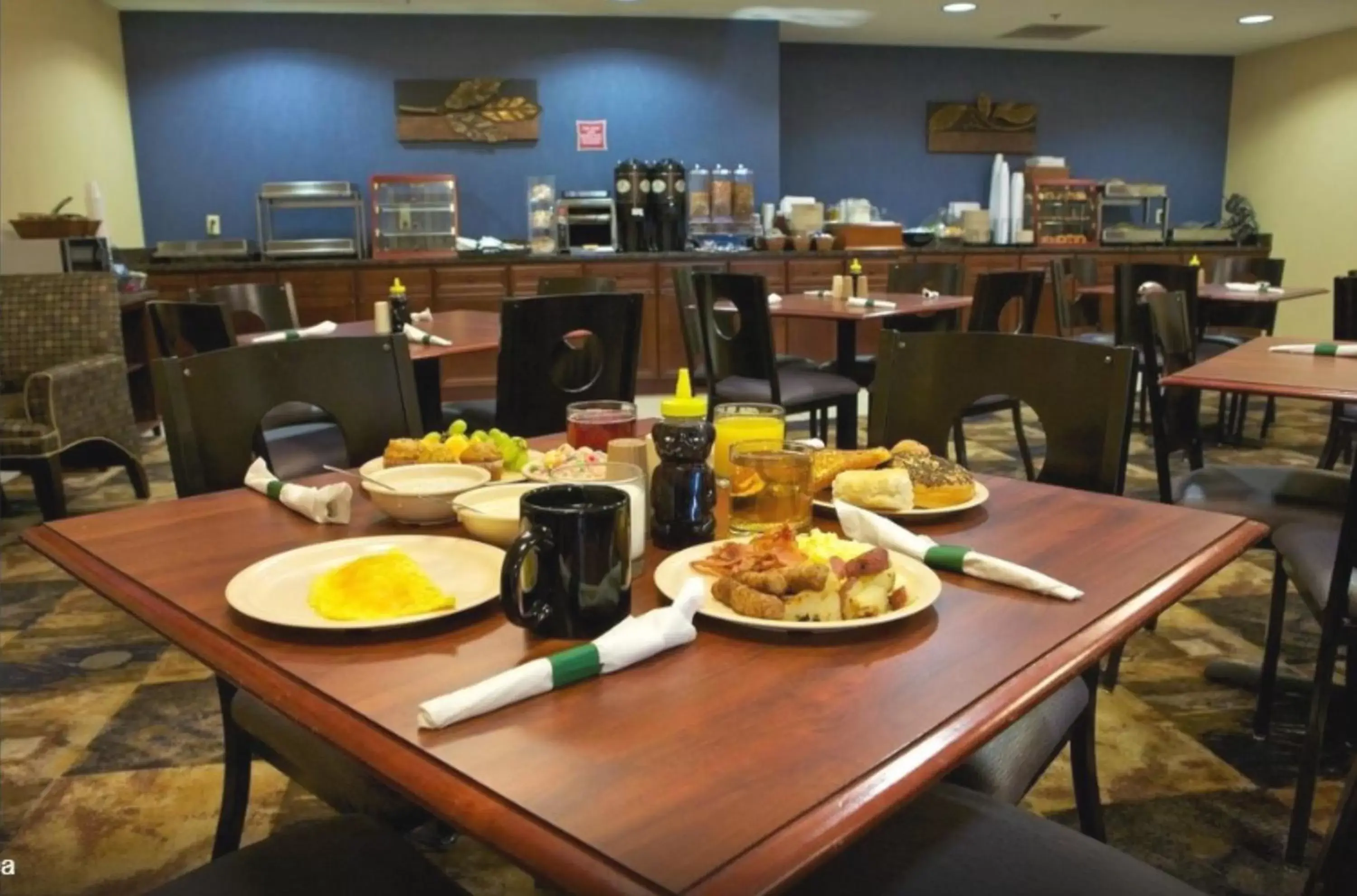 Breakfast, Restaurant/Places to Eat in Clarion Inn Near Island Drive