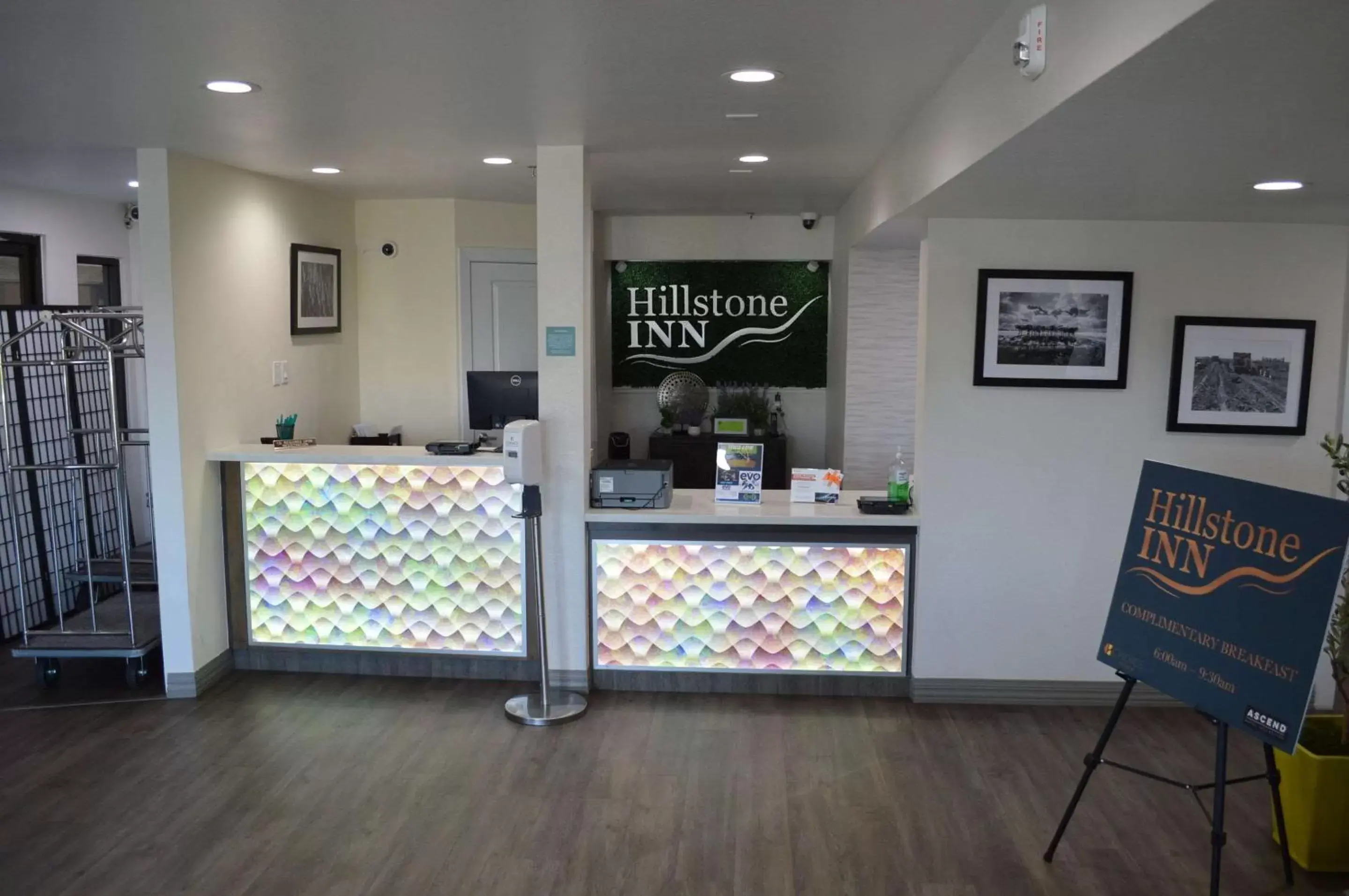 Lobby or reception in Hillstone Inn Tulare, Ascend Hotel Collection