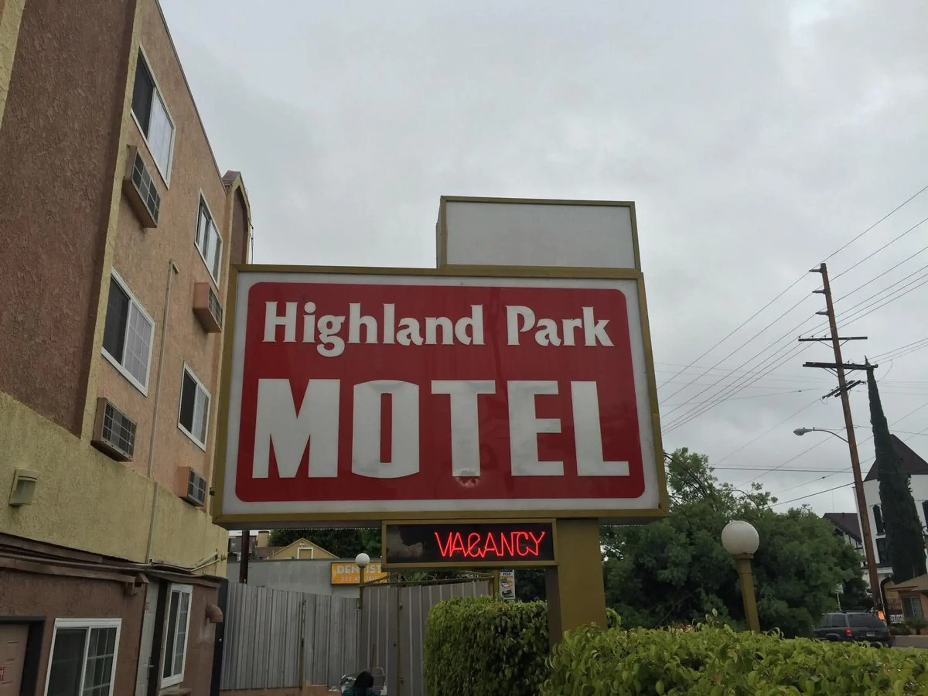 Property building, Property Logo/Sign in Highland Park Motel