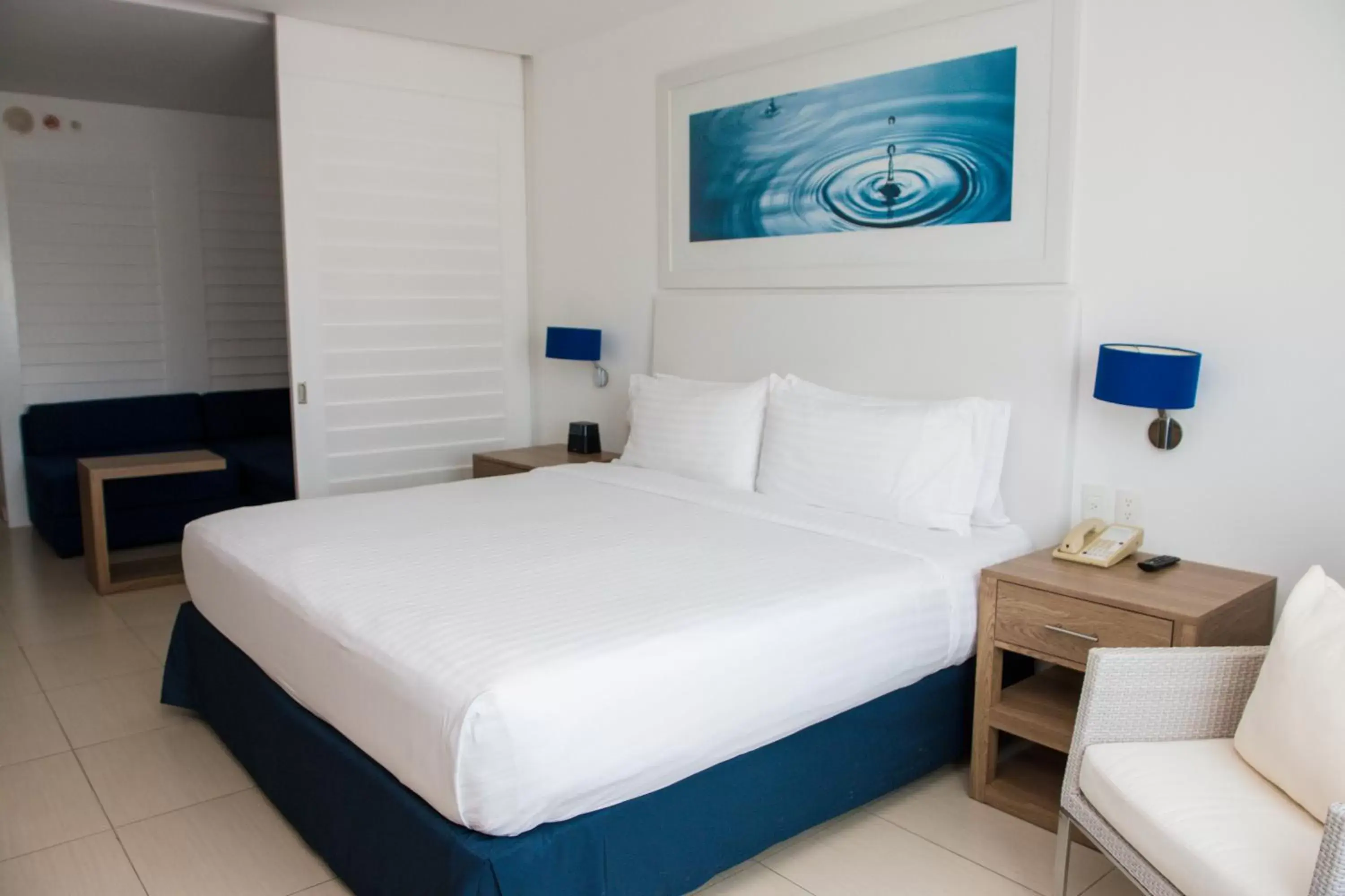 Bedroom, Bed in Holiday Inn Acapulco La Isla, an IHG Hotel