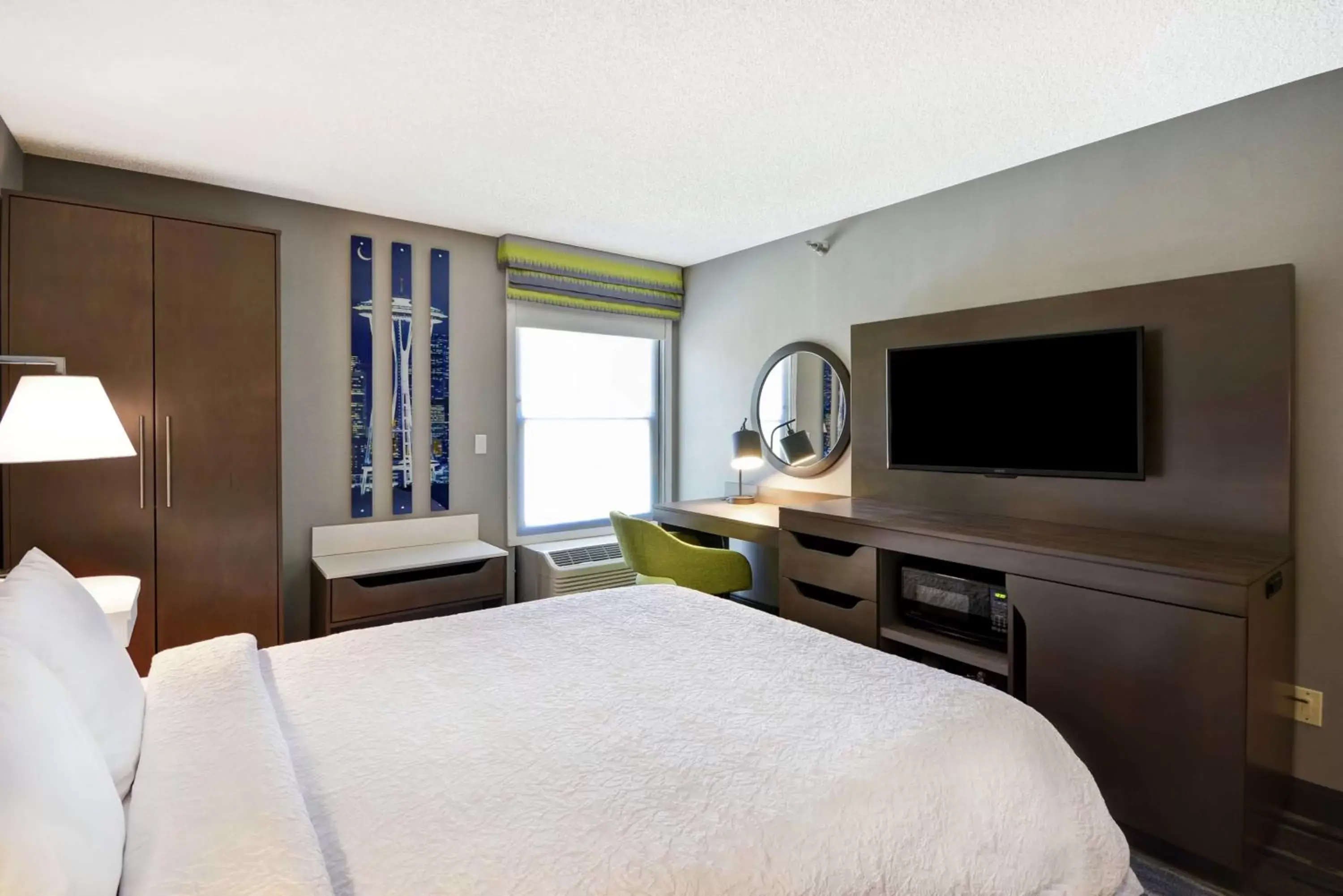 Bedroom, Bed in Hampton Inn Seattle/Southcenter Bedroom, Bed in Hampton Inn Seattle/Southcenter