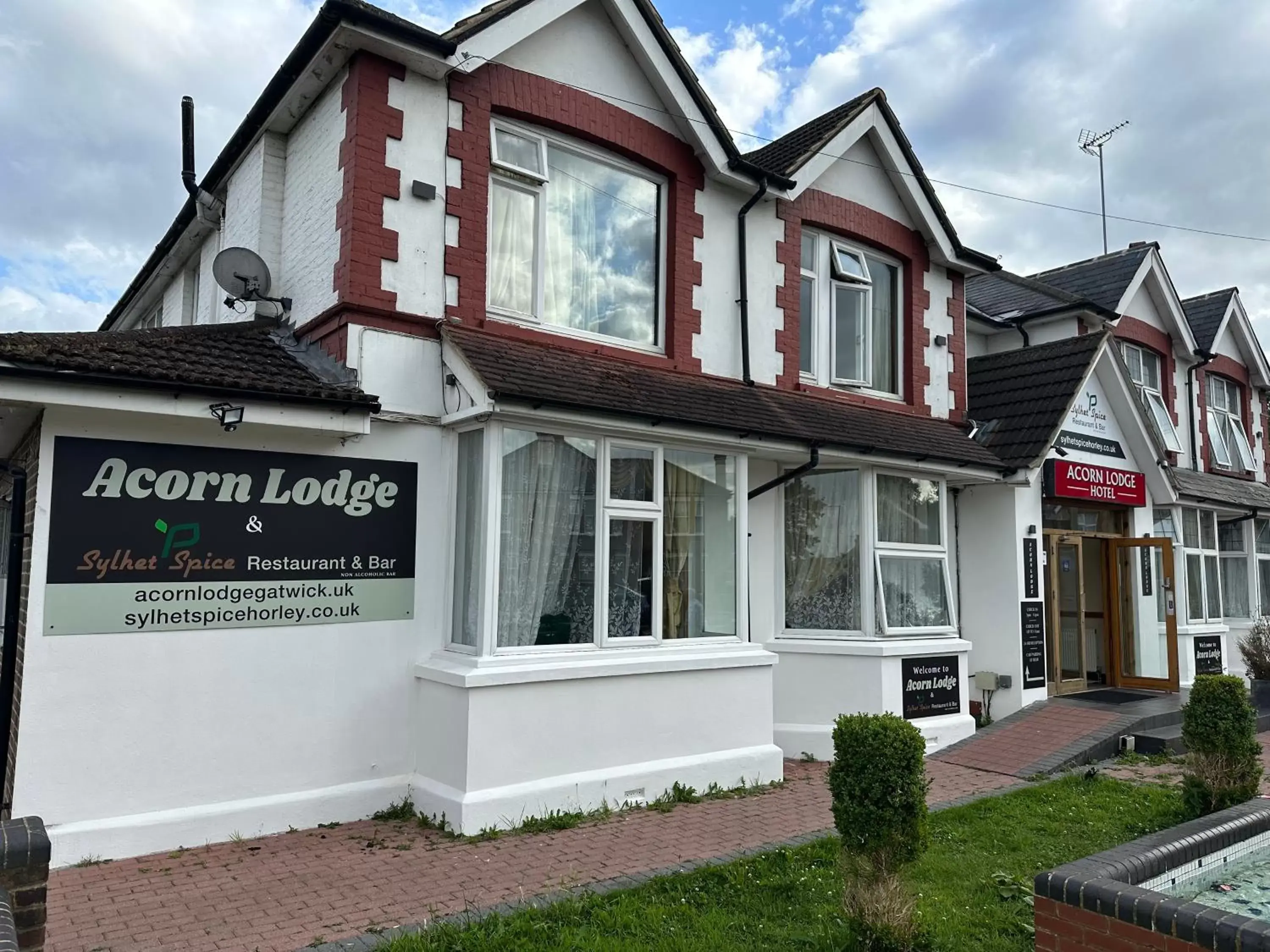 Property Building in Acorn Lodge Gatwick