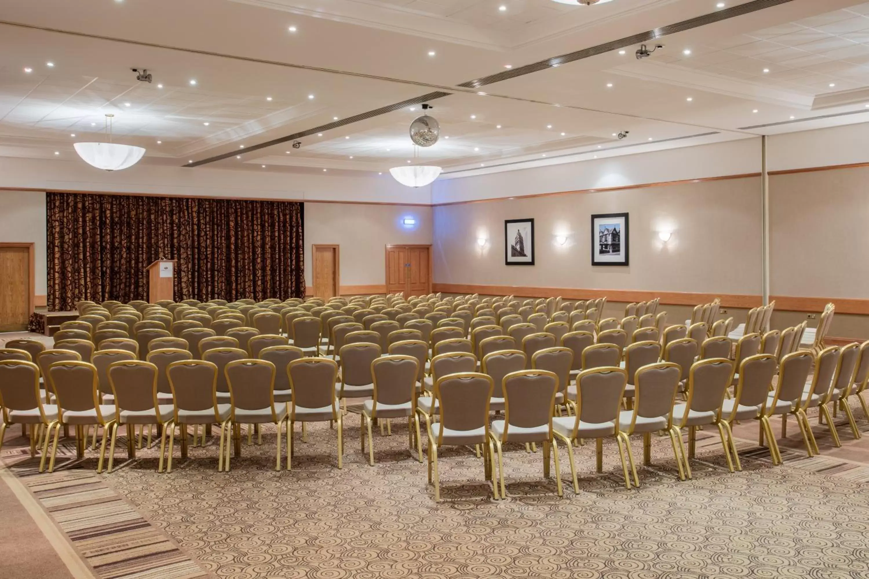 Meeting/conference room in Crowne Plaza Chester, an IHG Hotel