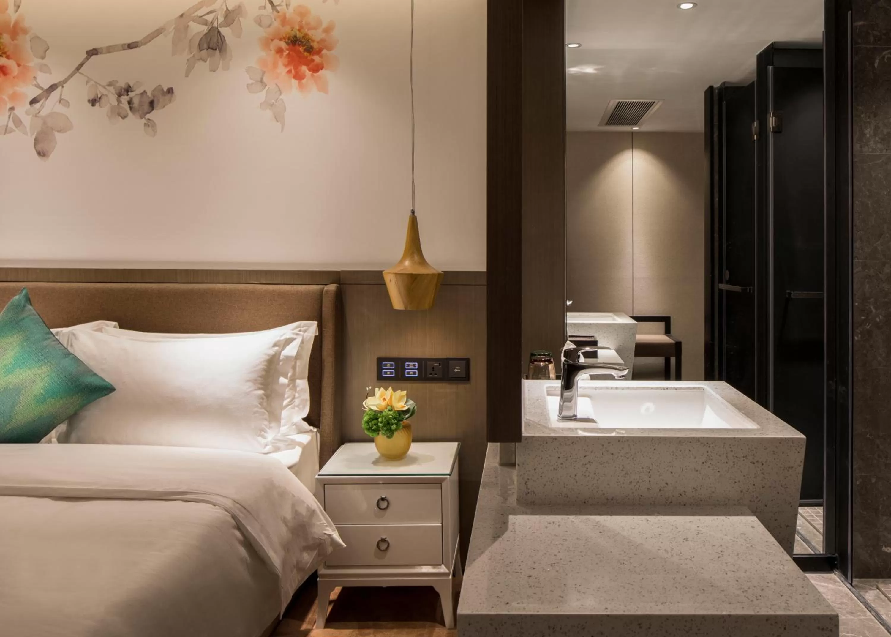 Photo of the whole room, Bed in Paco Hotel Dongpu Guanghzou -Free Shuttle Bus for Canton Fair