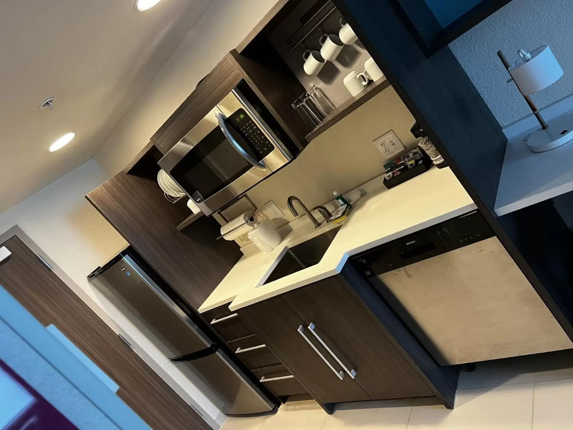 Kitchen or kitchenette, Kitchen/Kitchenette in Home2 Suites By Hilton Hinesville