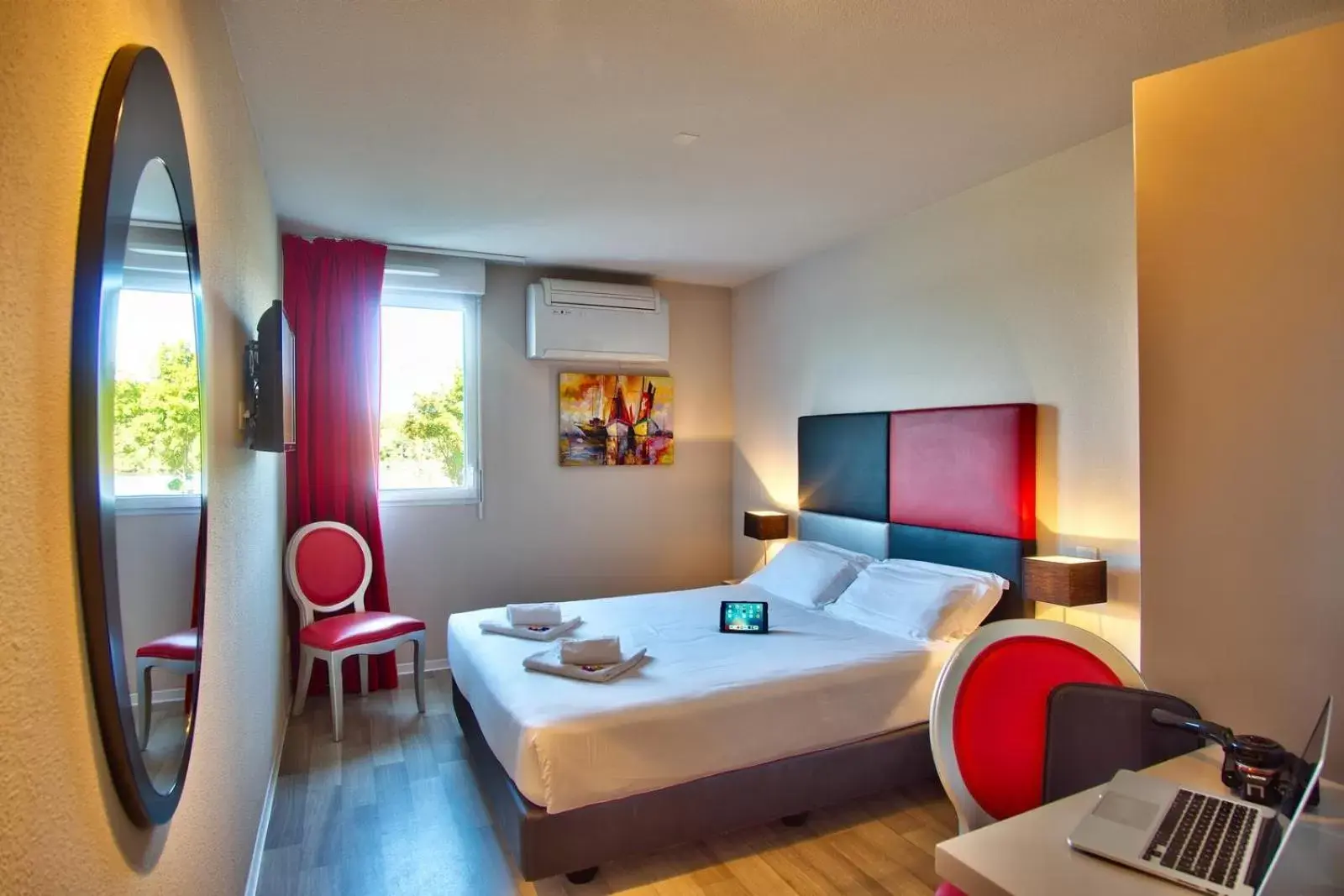 Bedroom, Bed in Adonis Hotel Bayonne