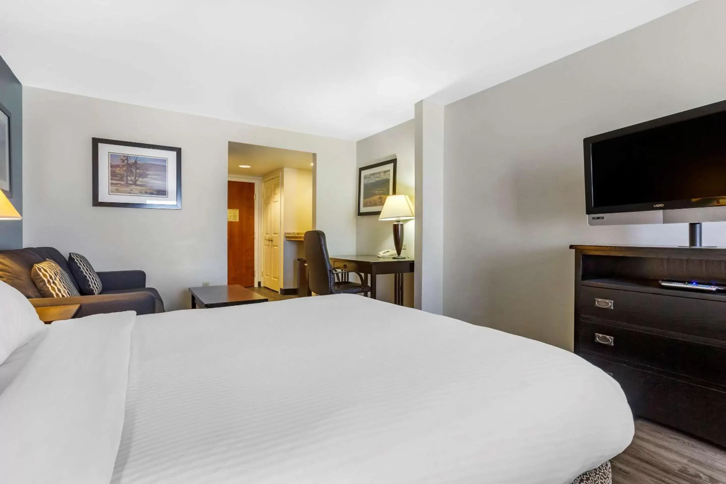 Bed in Big Horn Resort, Ascend Hotel Collection