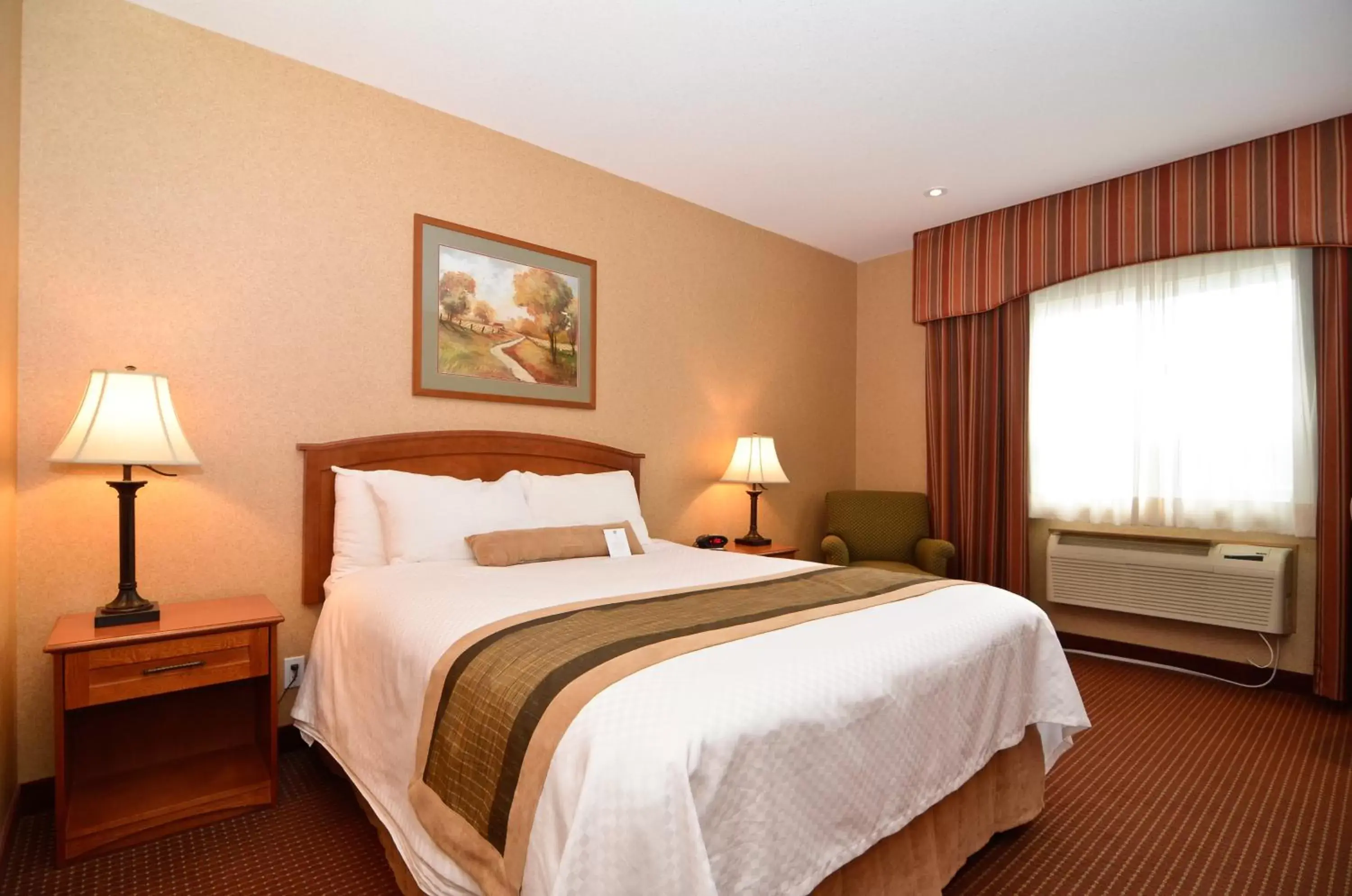 Bedroom, Bed in Days Inn by Wyndham Swift Current