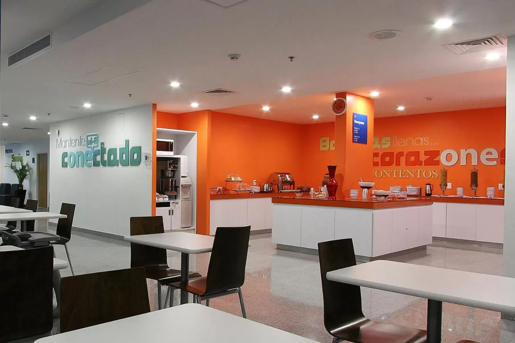 Restaurant/places to eat in One Guadalajara Periferico Poniente Restaurant/places to eat in One Guadalajara Periferico Poniente