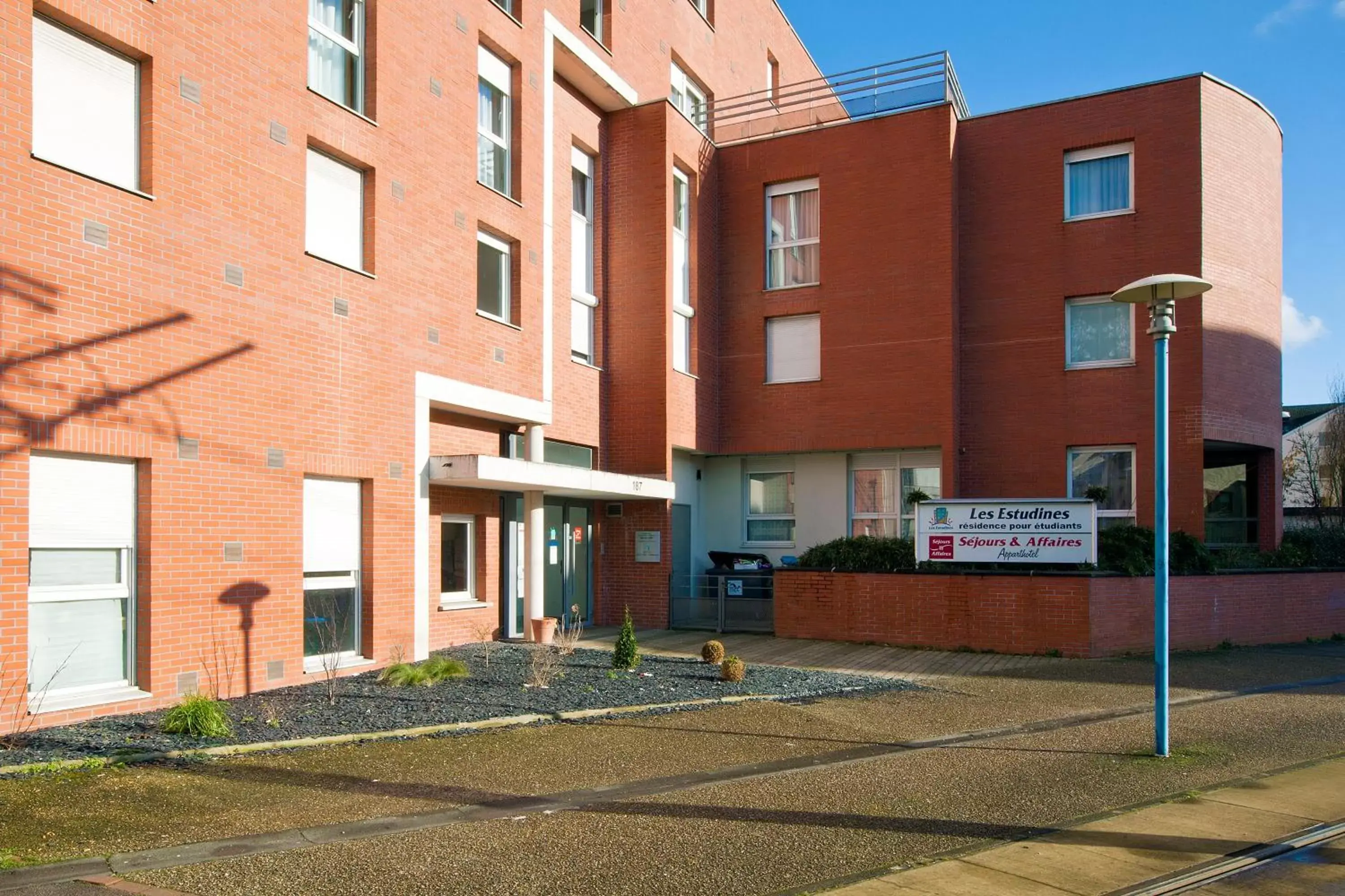 Facade/entrance, Property Building in Séjours & Affaires Rouen Normandie