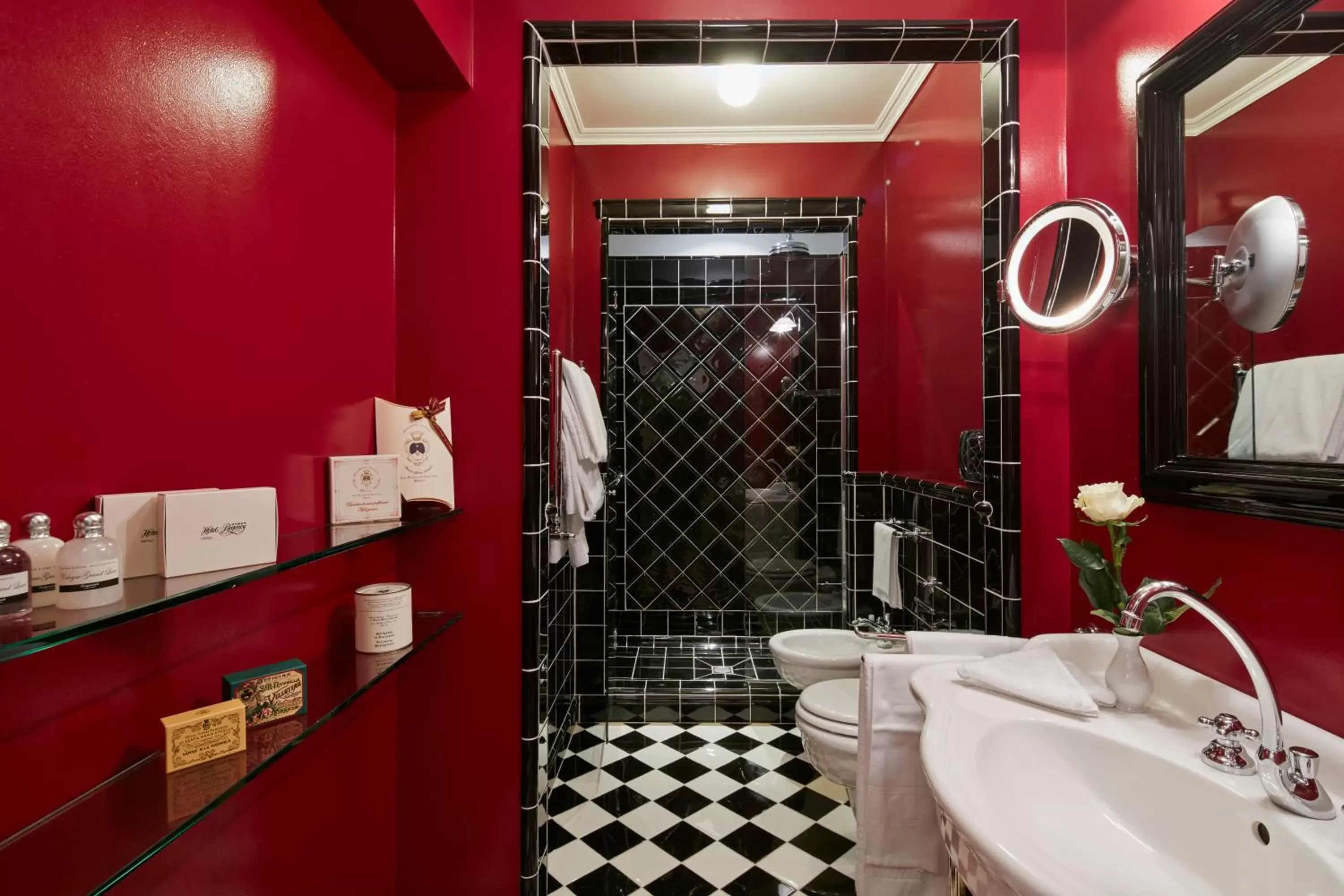 Shower, Bathroom in Hotel Regency - Small Luxury Hotels of the World
