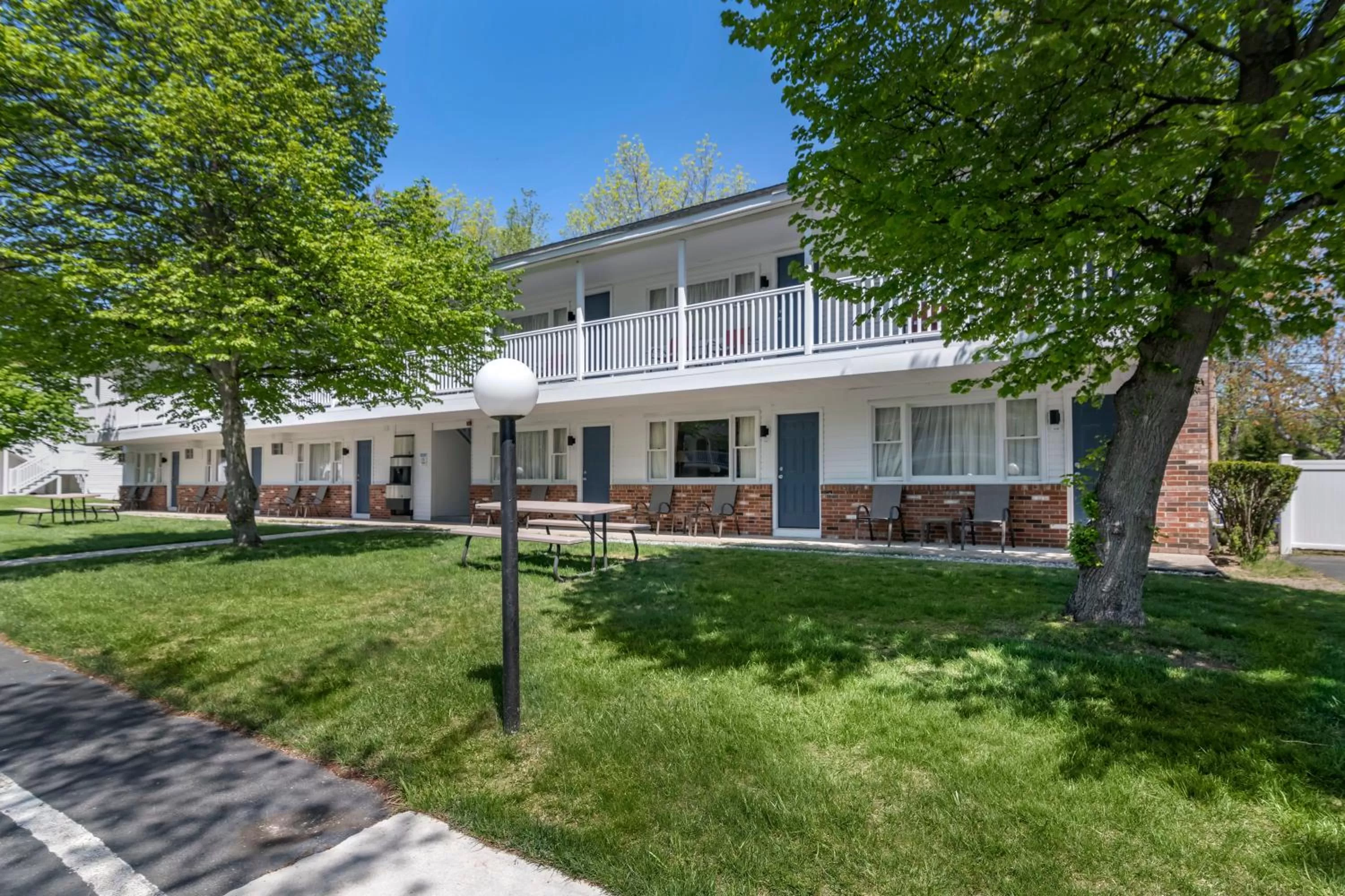 Property building in Anchor Inn and Cottages Wells-Ogunquit