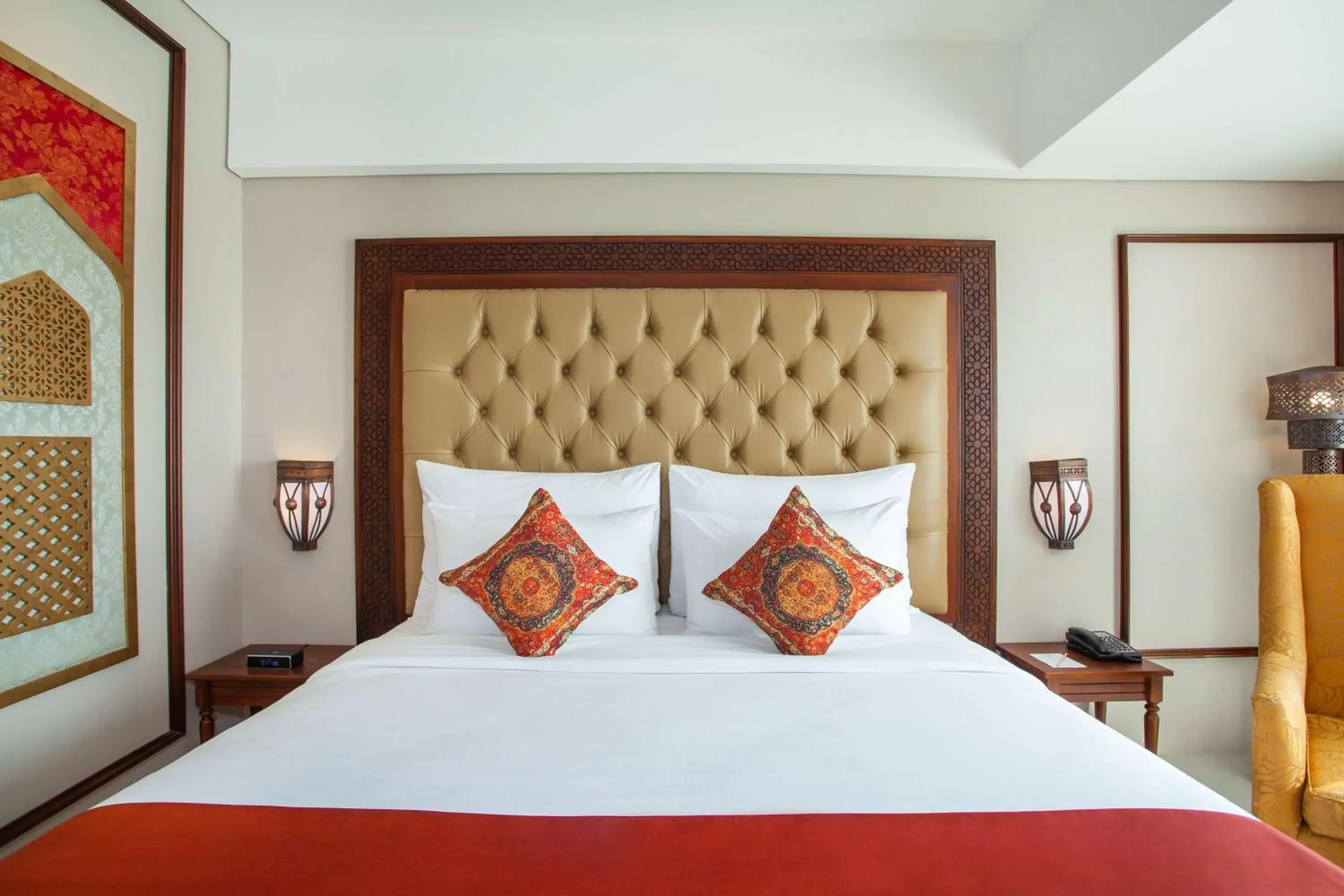 Bedroom, Bed in Alhambra Hotel & Convention, BW Signature Collection