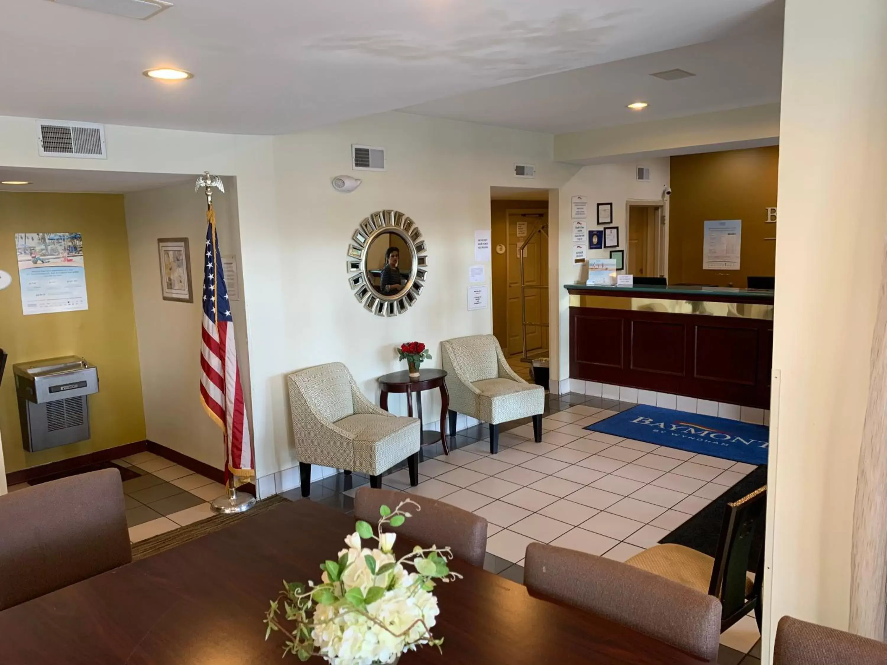 Lobby or reception in Baymont by Wyndham Cave City Lobby or reception in Baymont by Wyndham Cave City