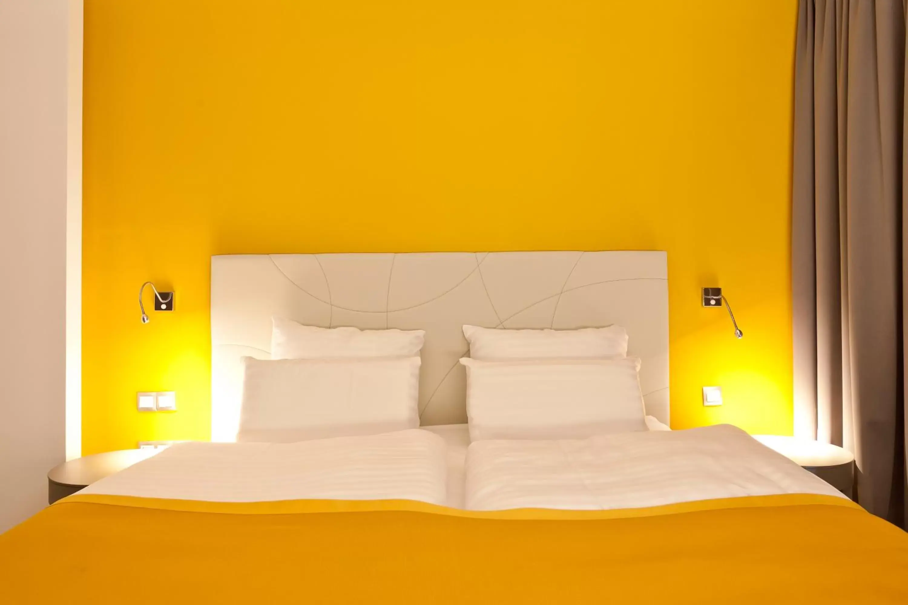 Bedroom, Bed in Hotel City Maribor