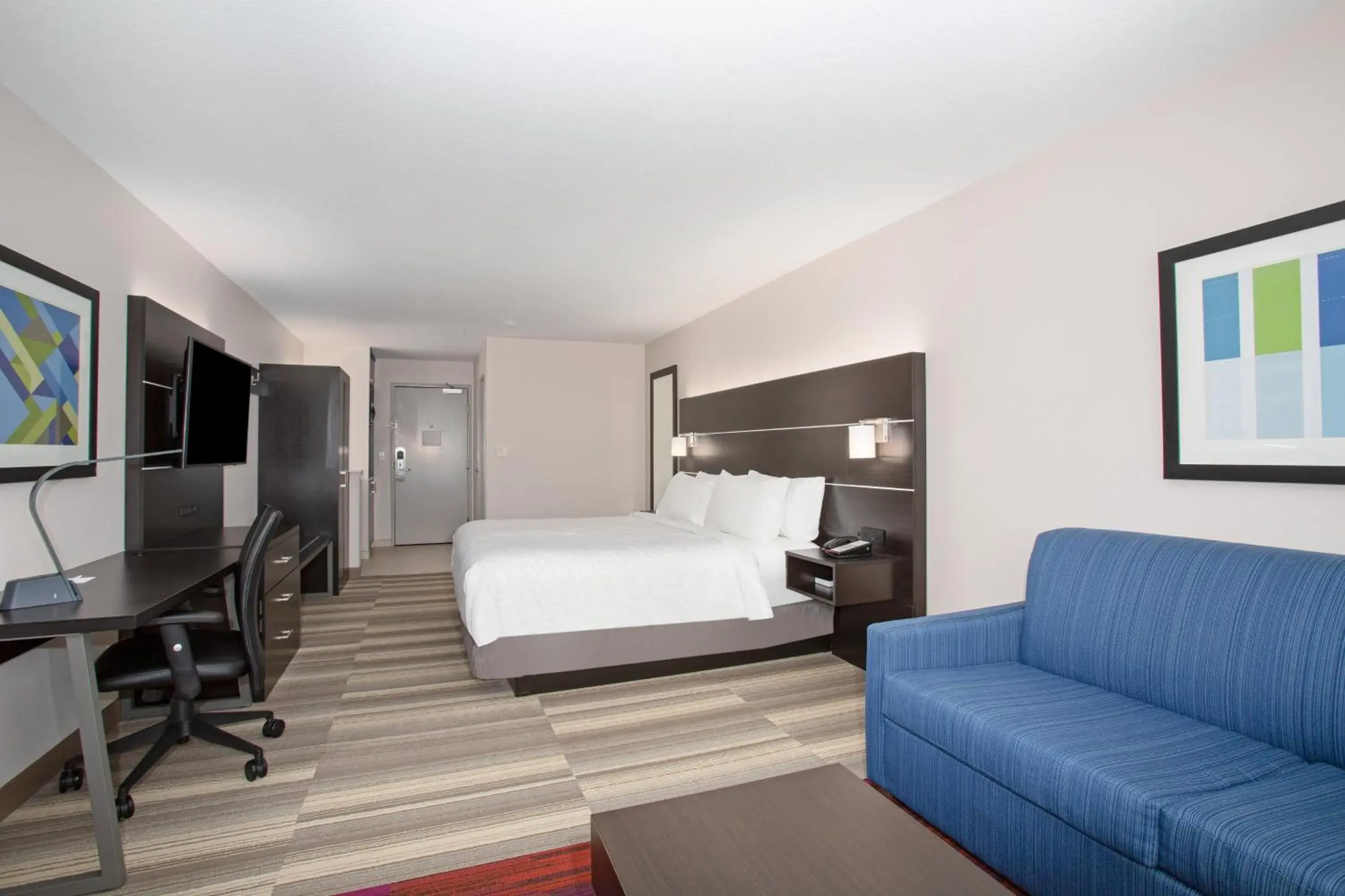 Photo of the whole room in Holiday Inn Express & Suites Lincoln City, an IHG Hotel