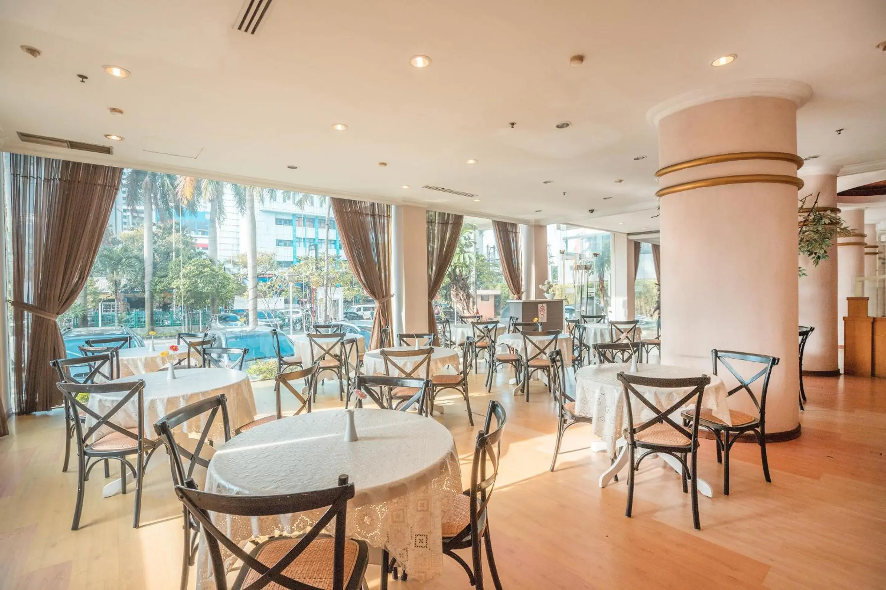 Restaurant/places to eat in Hotel Bulevar Tanjung Duren Jakarta Restaurant/places to eat in Hotel Bulevar Tanjung Duren Jakarta