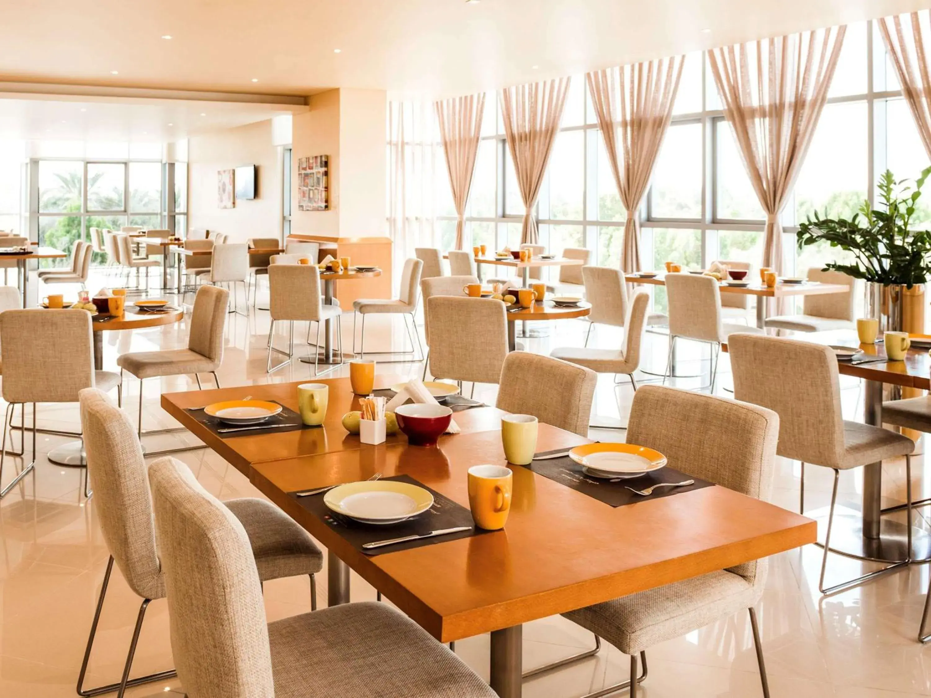 Restaurant/Places to Eat in Ibis Abu Dhabi Gate Hotel