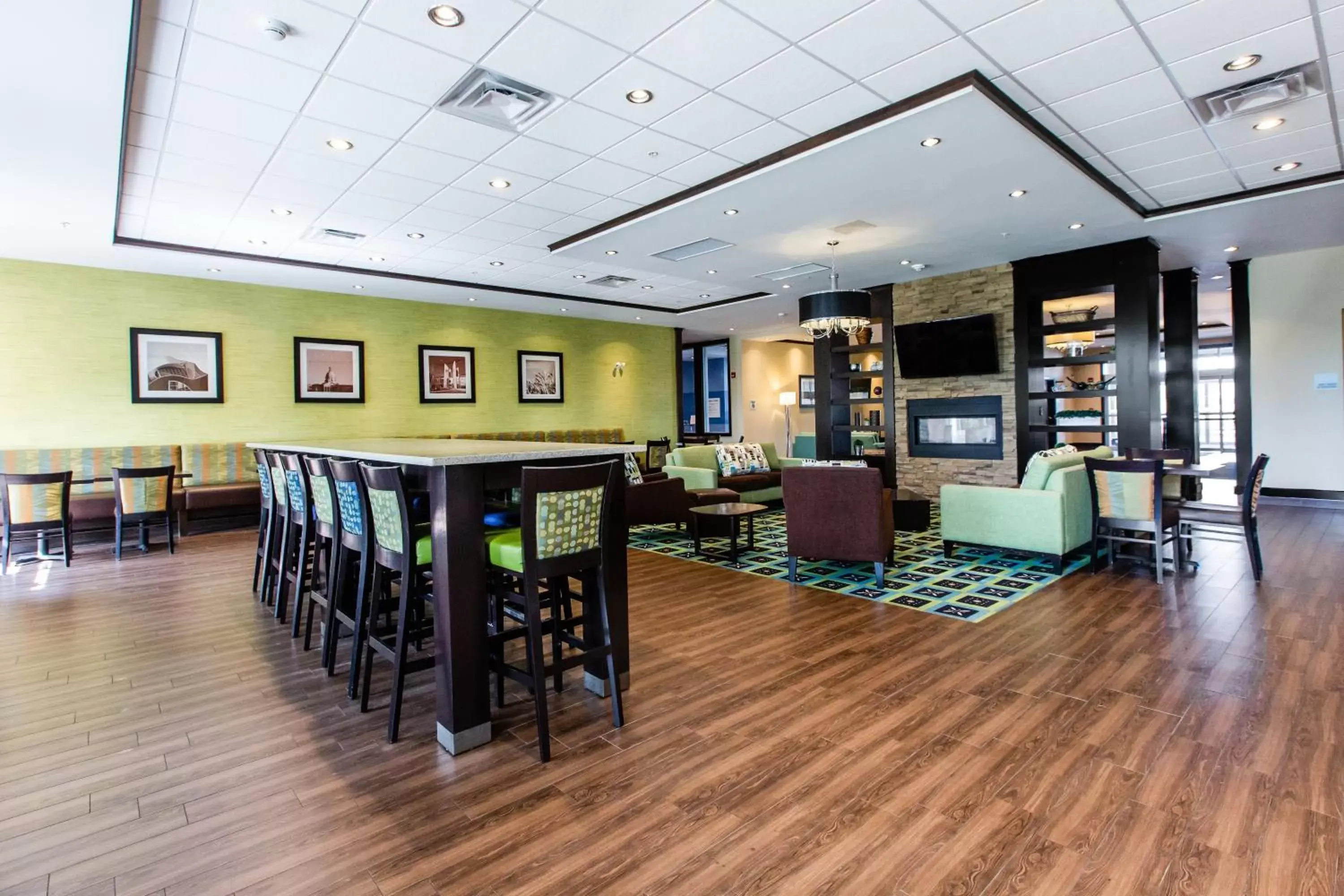 Breakfast, Restaurant/Places to Eat in Holiday Inn Express & Suites Spruce Grove - Stony Plain, an IHG Hotel
