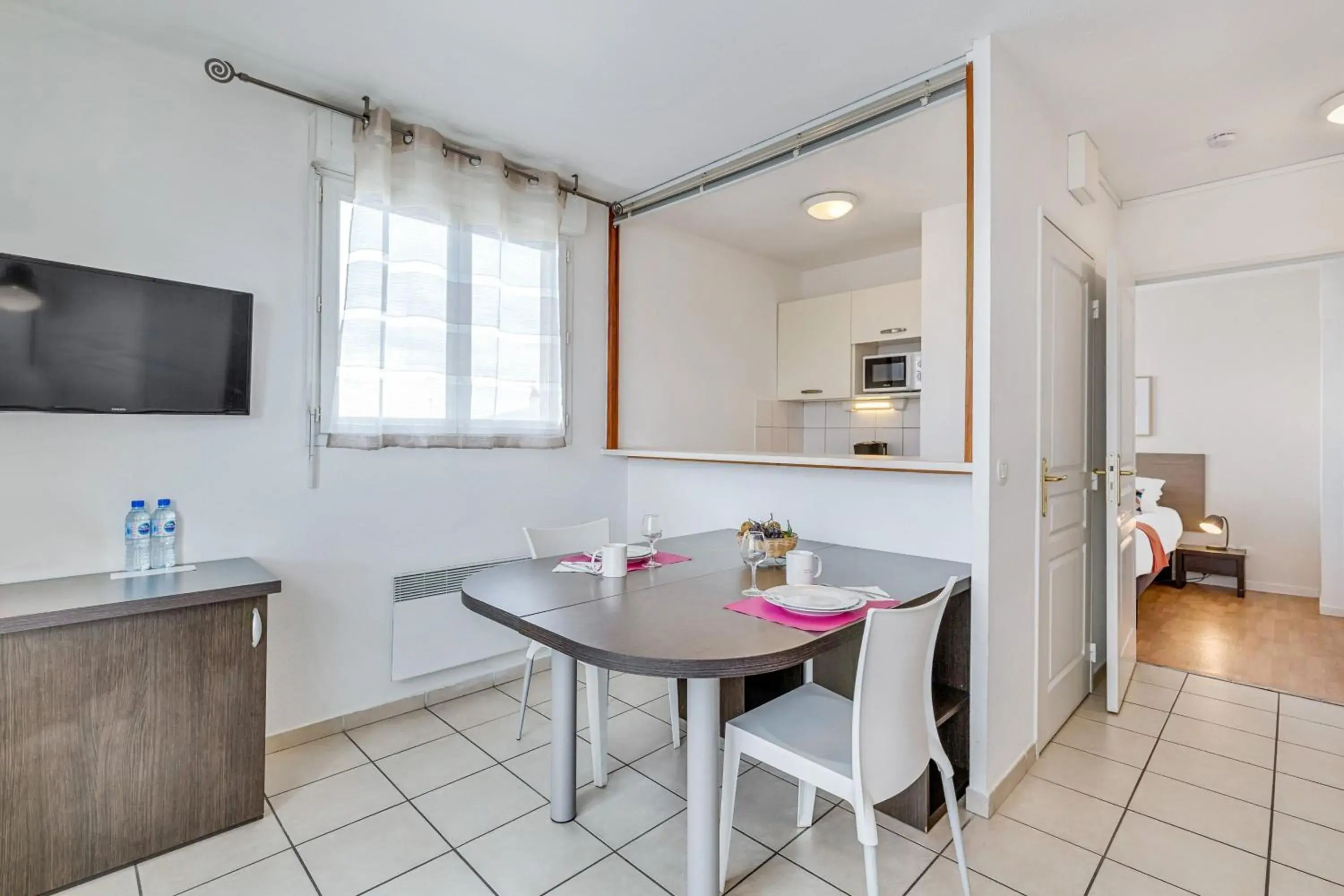 Dining Area in Appart'City Thonon les Bains