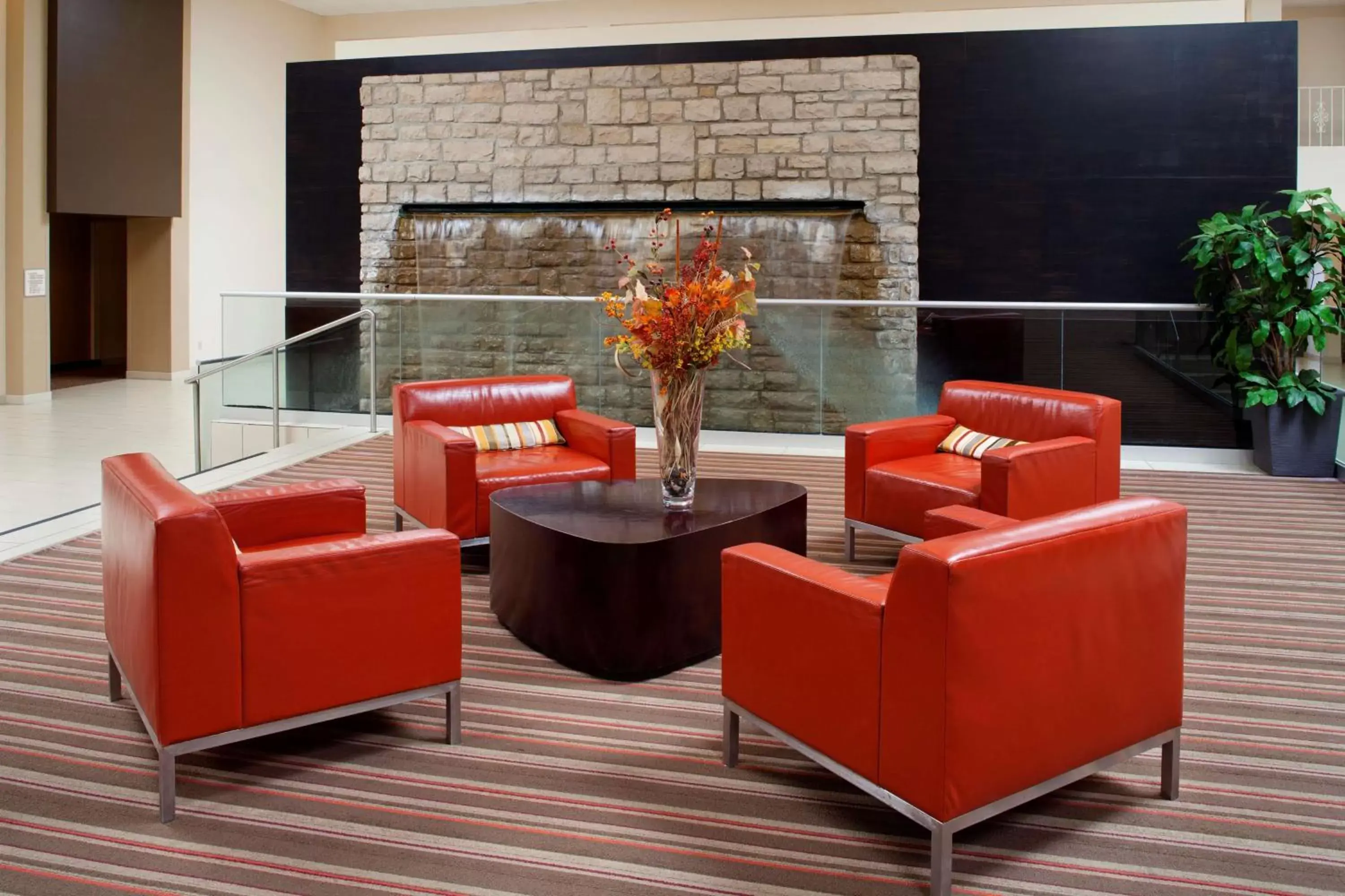 Lobby or reception in DoubleTree by Hilton Columbus/Worthington