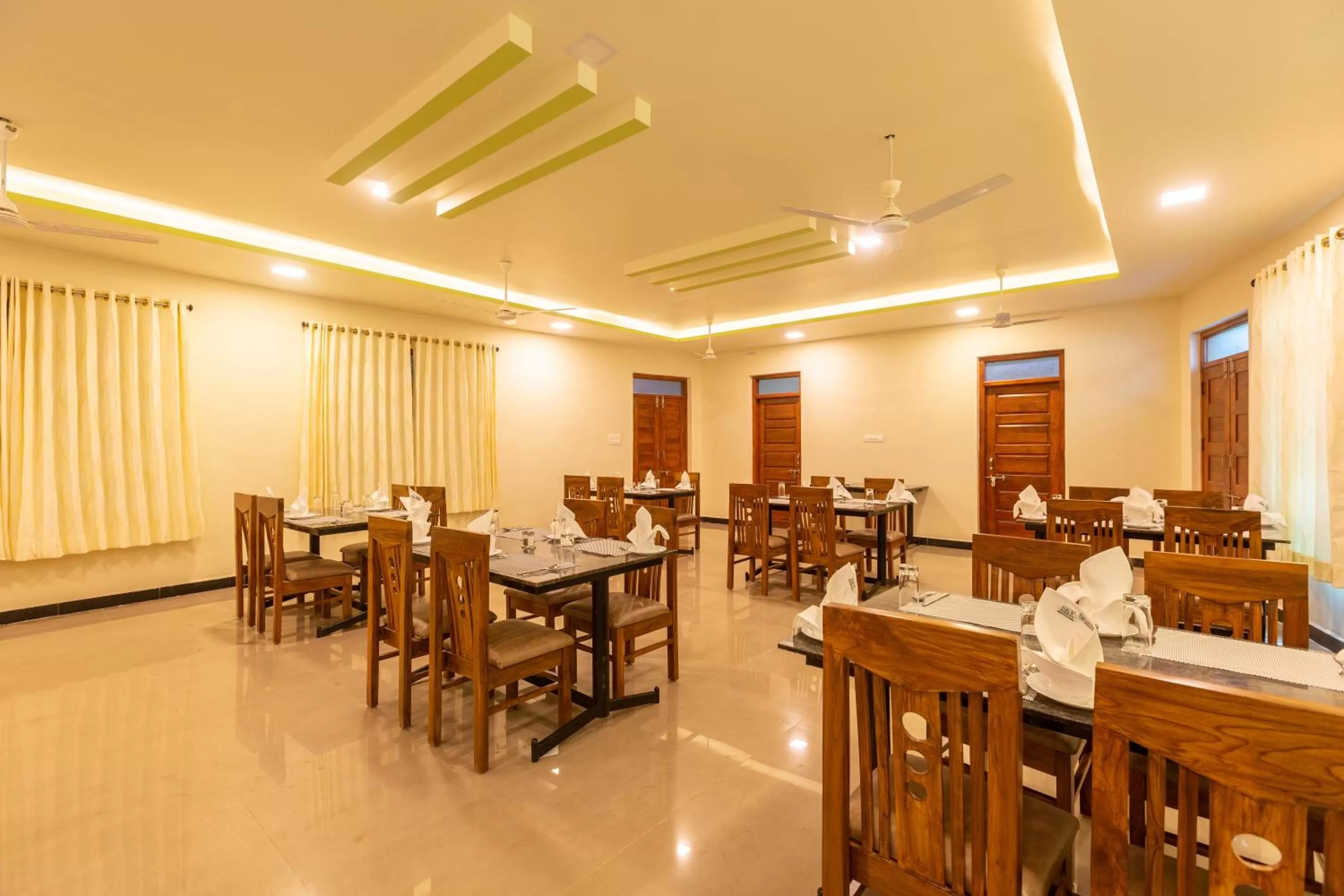 KSTDC Hotel Mayura Krishna Almatti