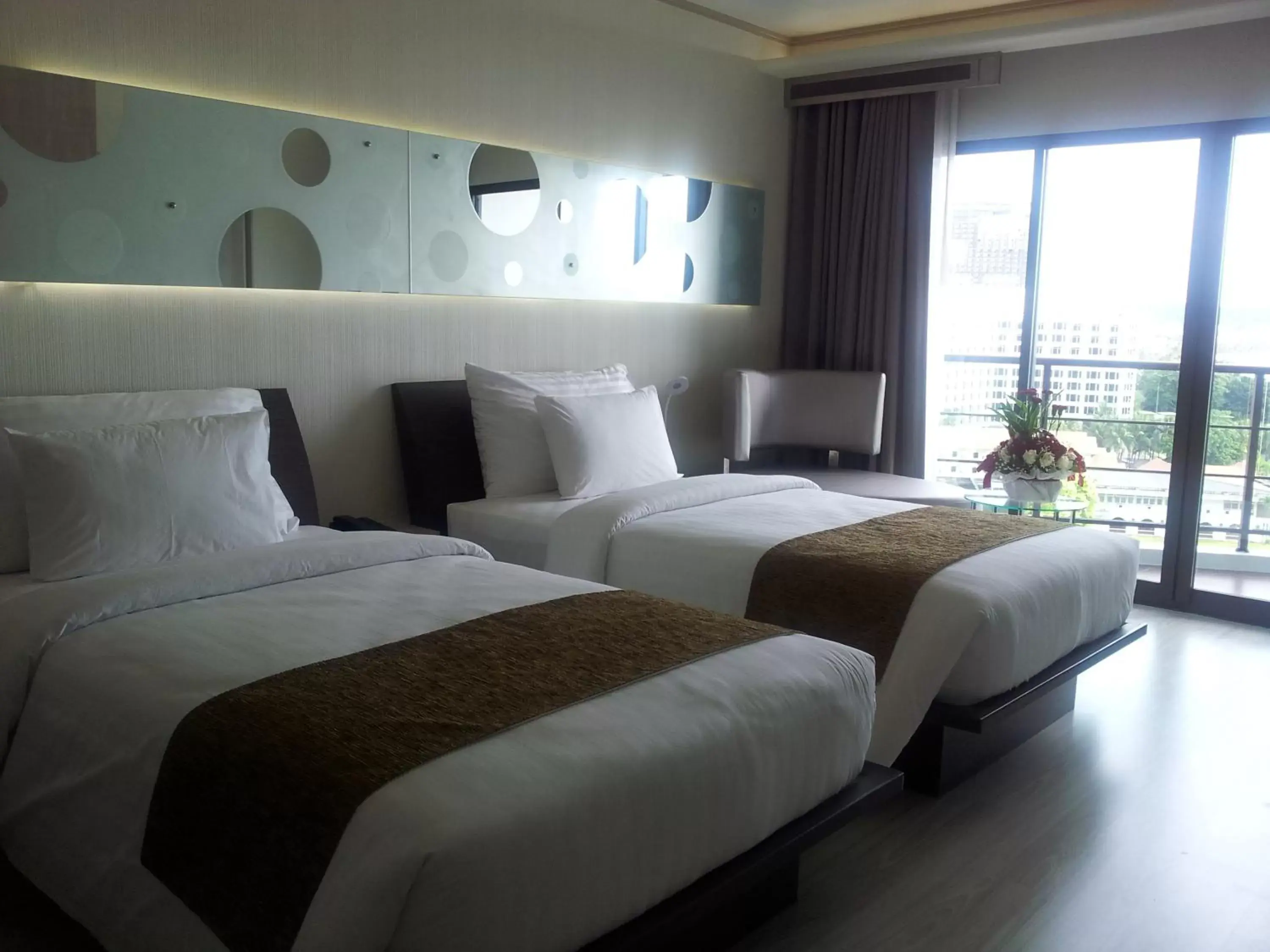 Bed in Pattaya Discovery Beach Hotel - SHA Extra Plus