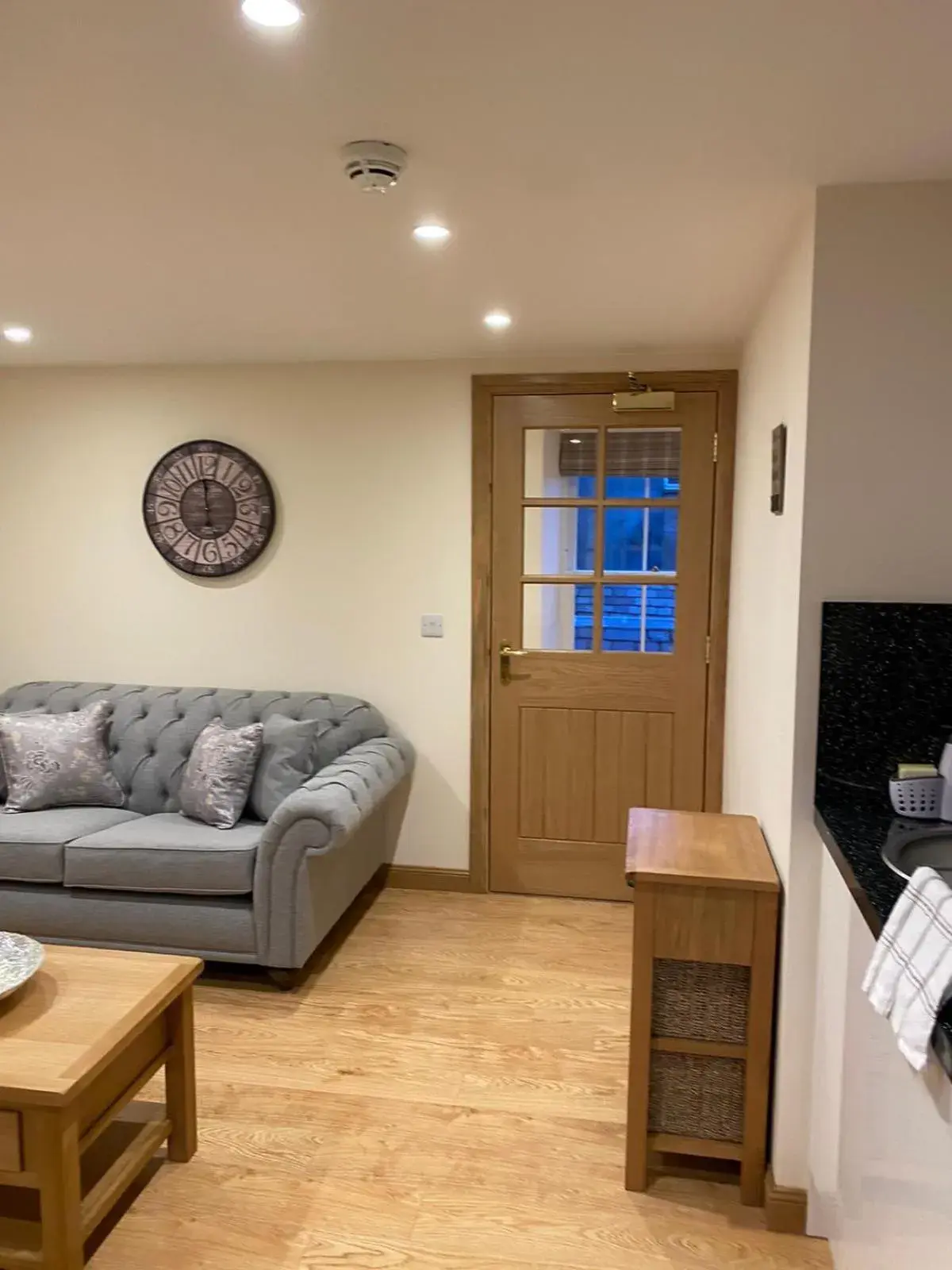 Bedroom, Seating Area in Waverley Inn Apartments