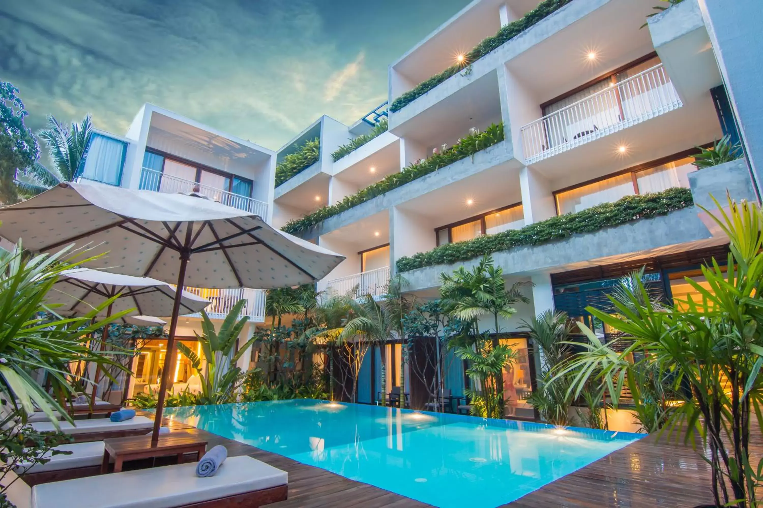 Property building, Swimming Pool in Apsara Residence Hotel