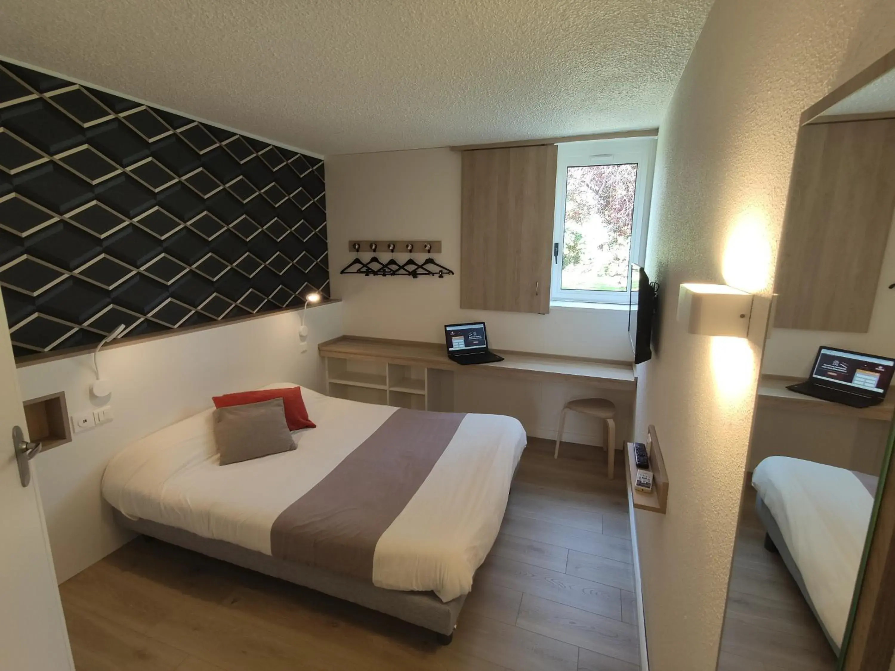 Bed in Best Hotel Euromedecine