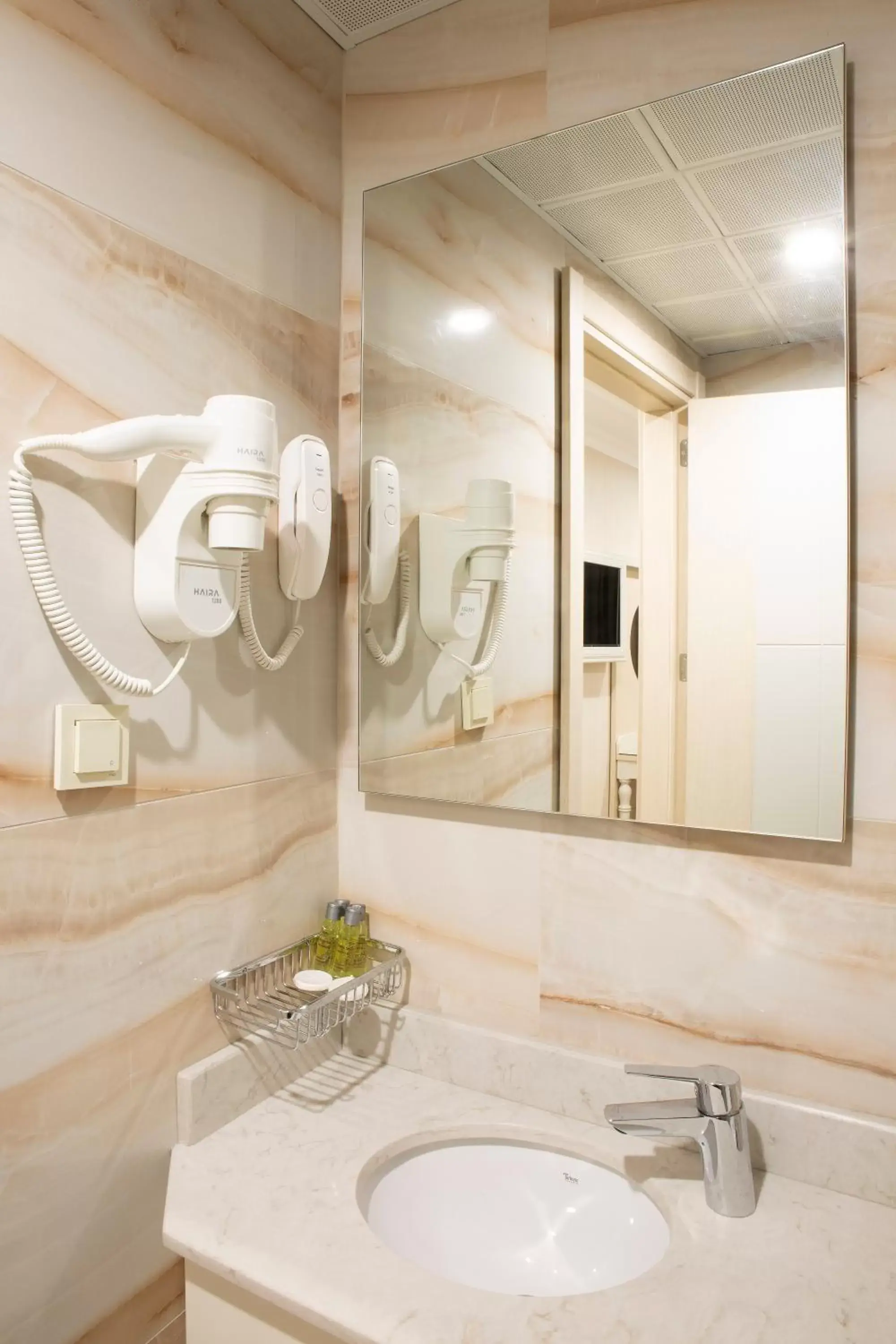 Bathroom in Alpinn Hotel DUE