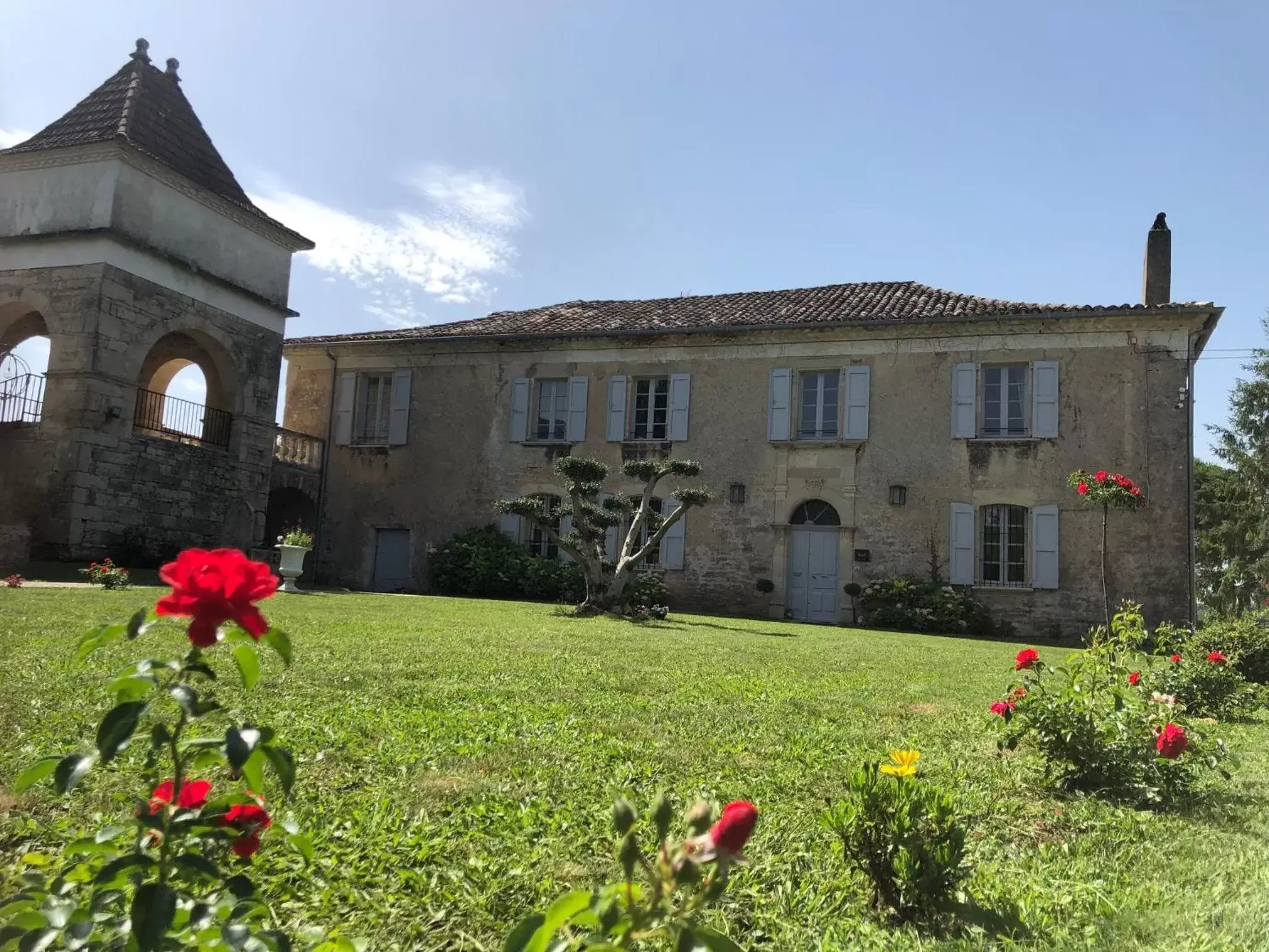 Garden view, Property Building in Domaine de Monplaisir