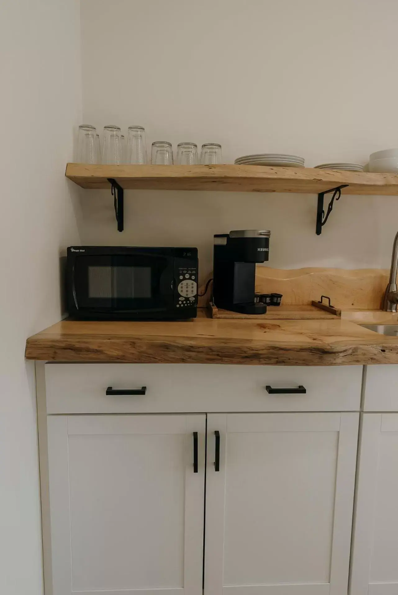 Kitchen/Kitchenette in Bingham Motor Inn