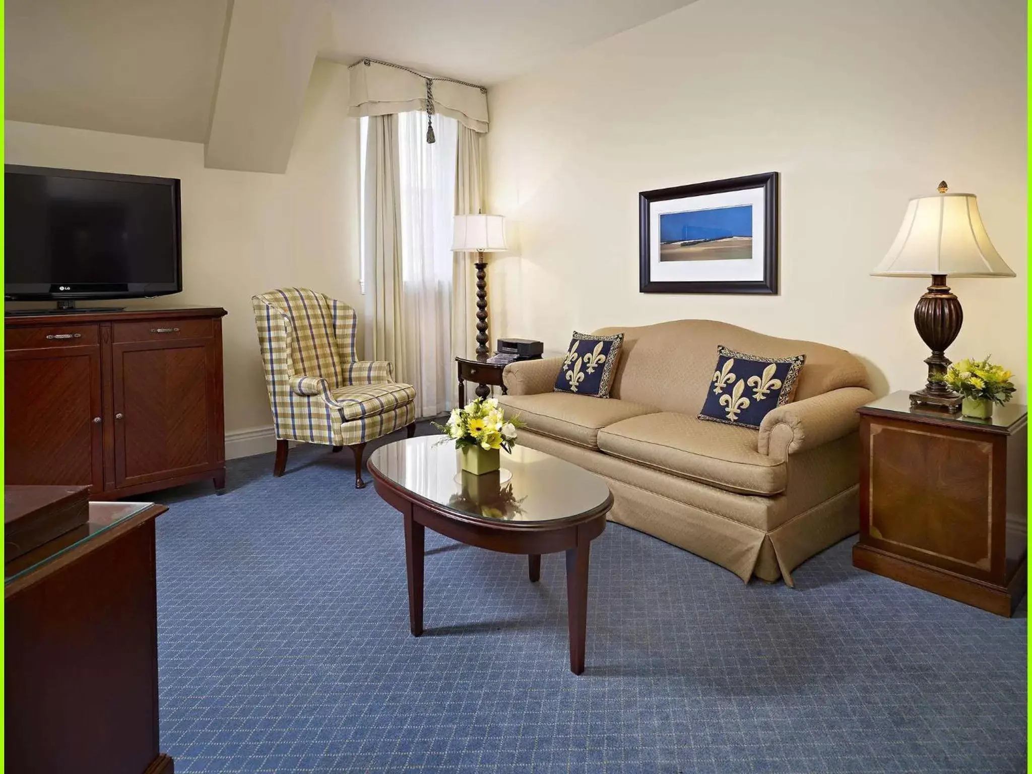 Photo of the whole room, Seating Area in Fairmont Hotel Macdonald