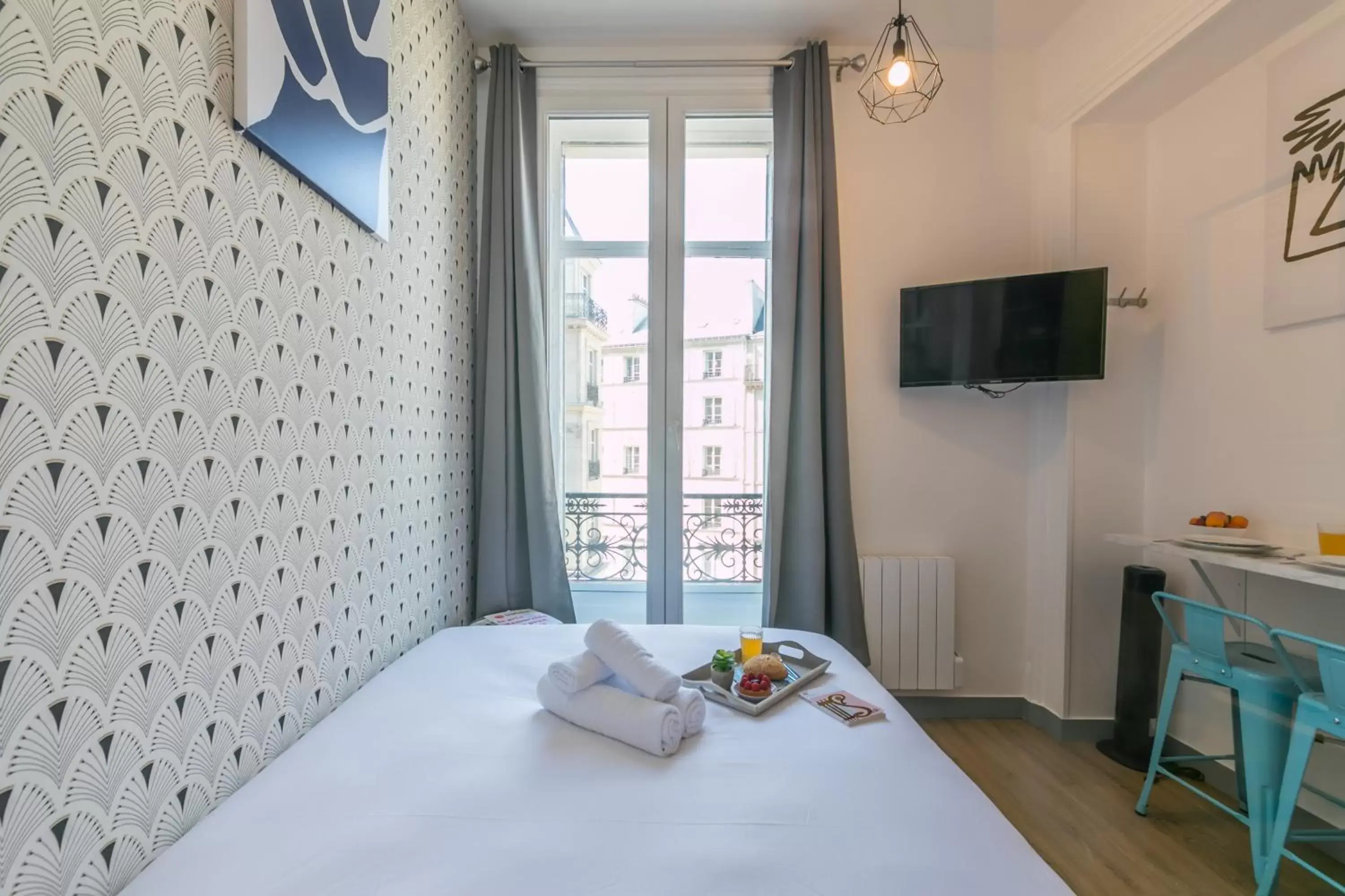 Bedroom, Bed in Apartments WS Haussmann - La Fayette
