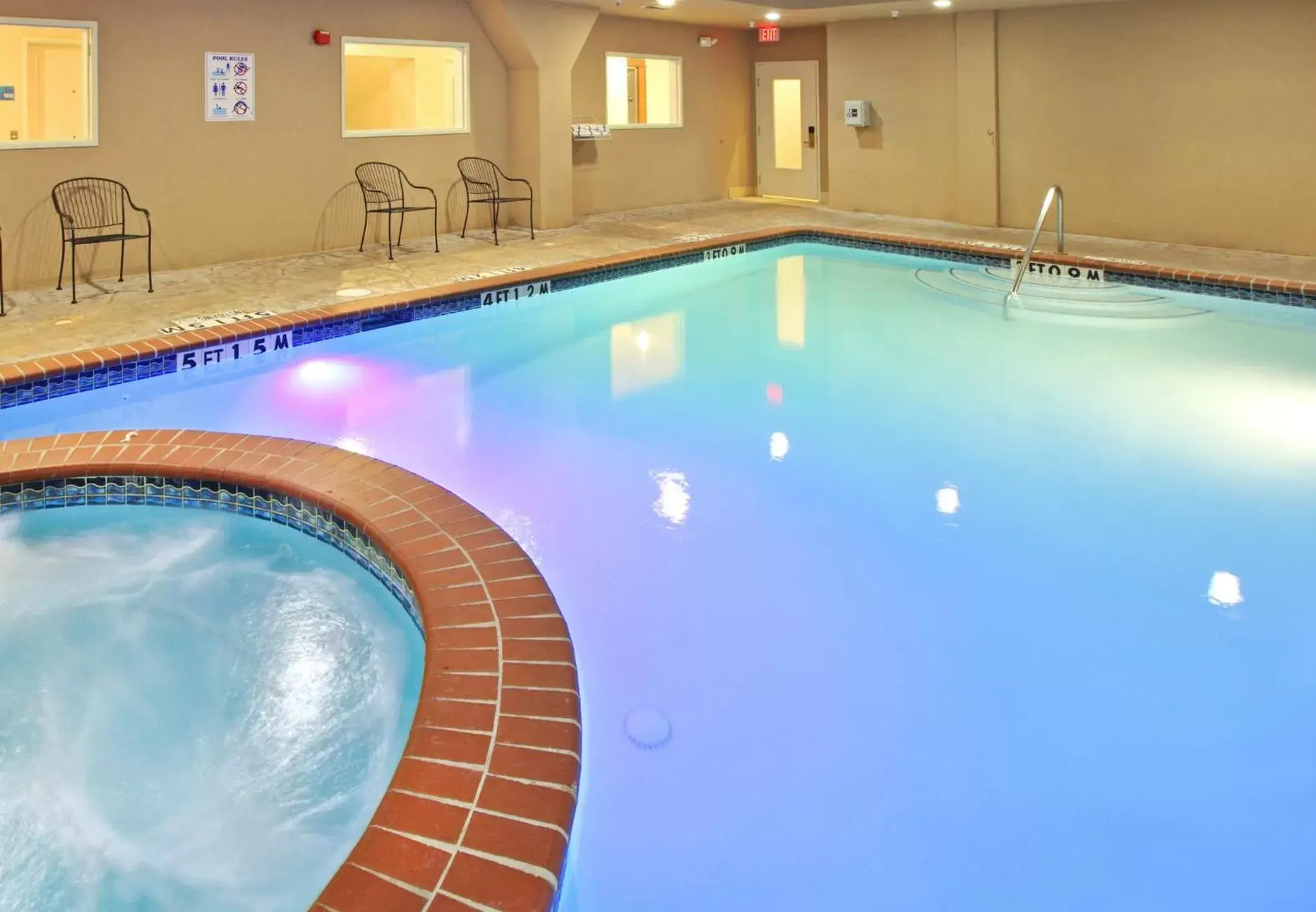 Swimming Pool in Holiday Inn Express Hotel & Suites Kilgore North, an IHG Hotel