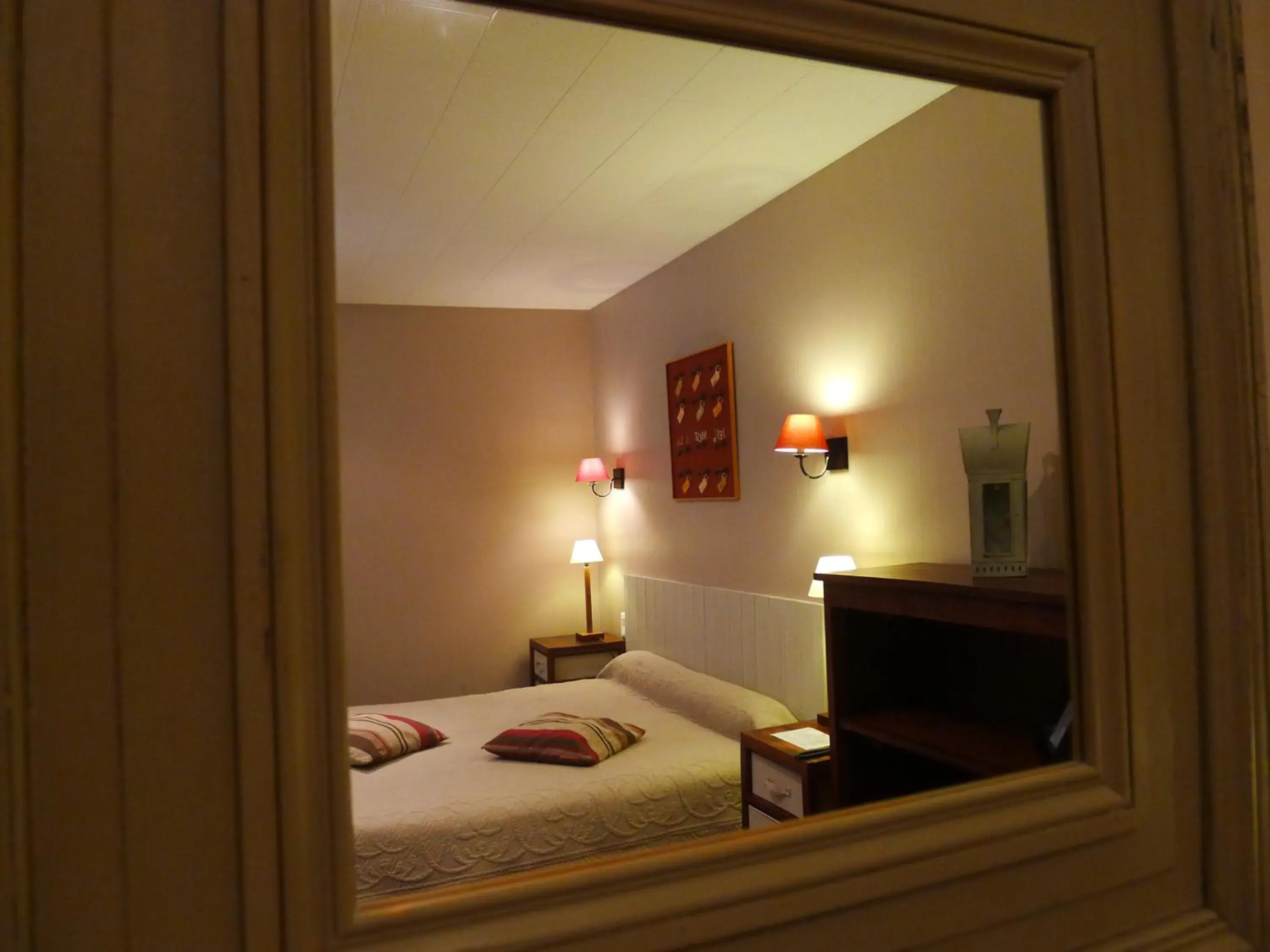 Photo of the whole room, Bed in Cit'Hotel des Messageries