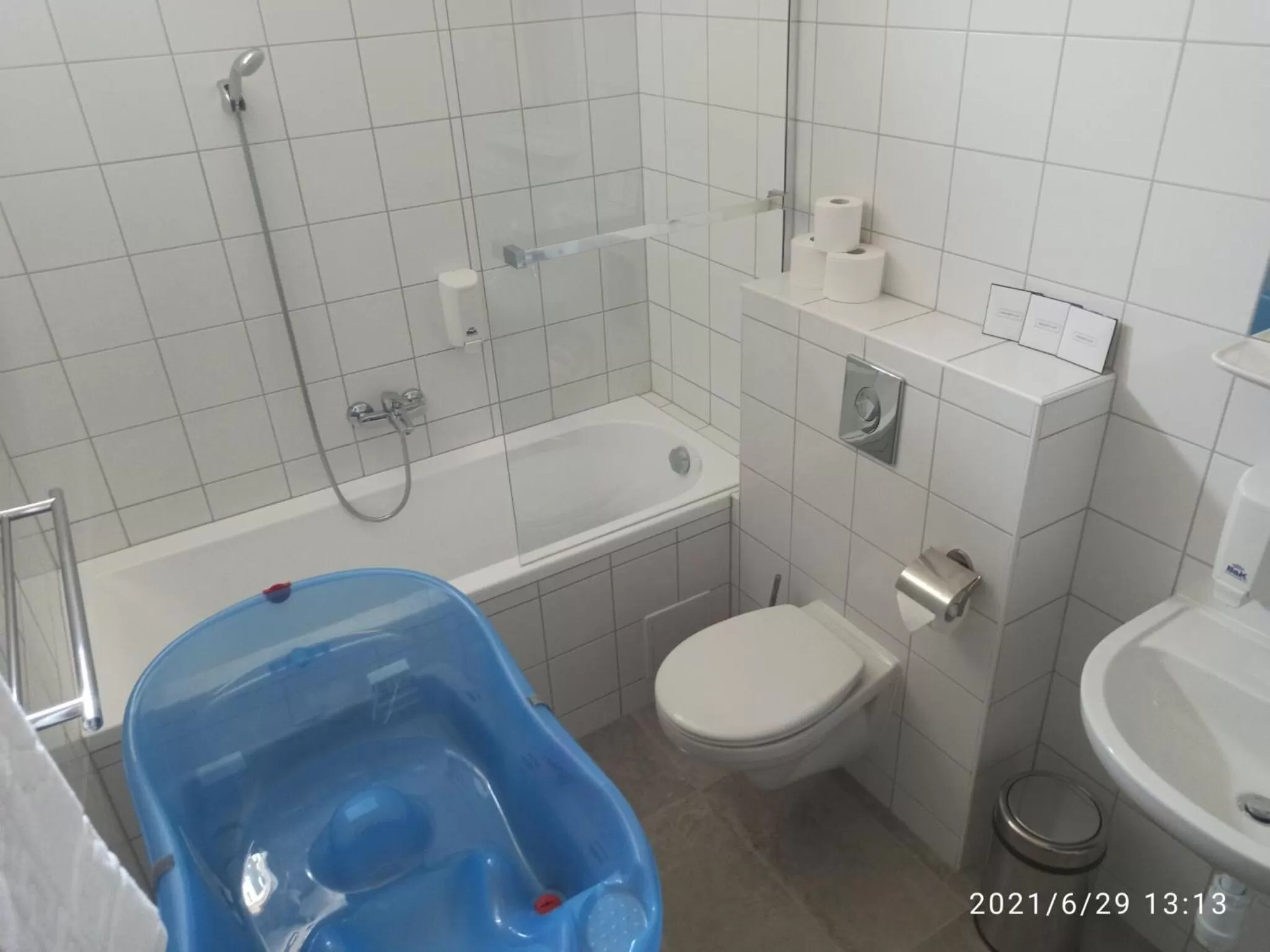 Bathroom in Svájci Lak Panzió