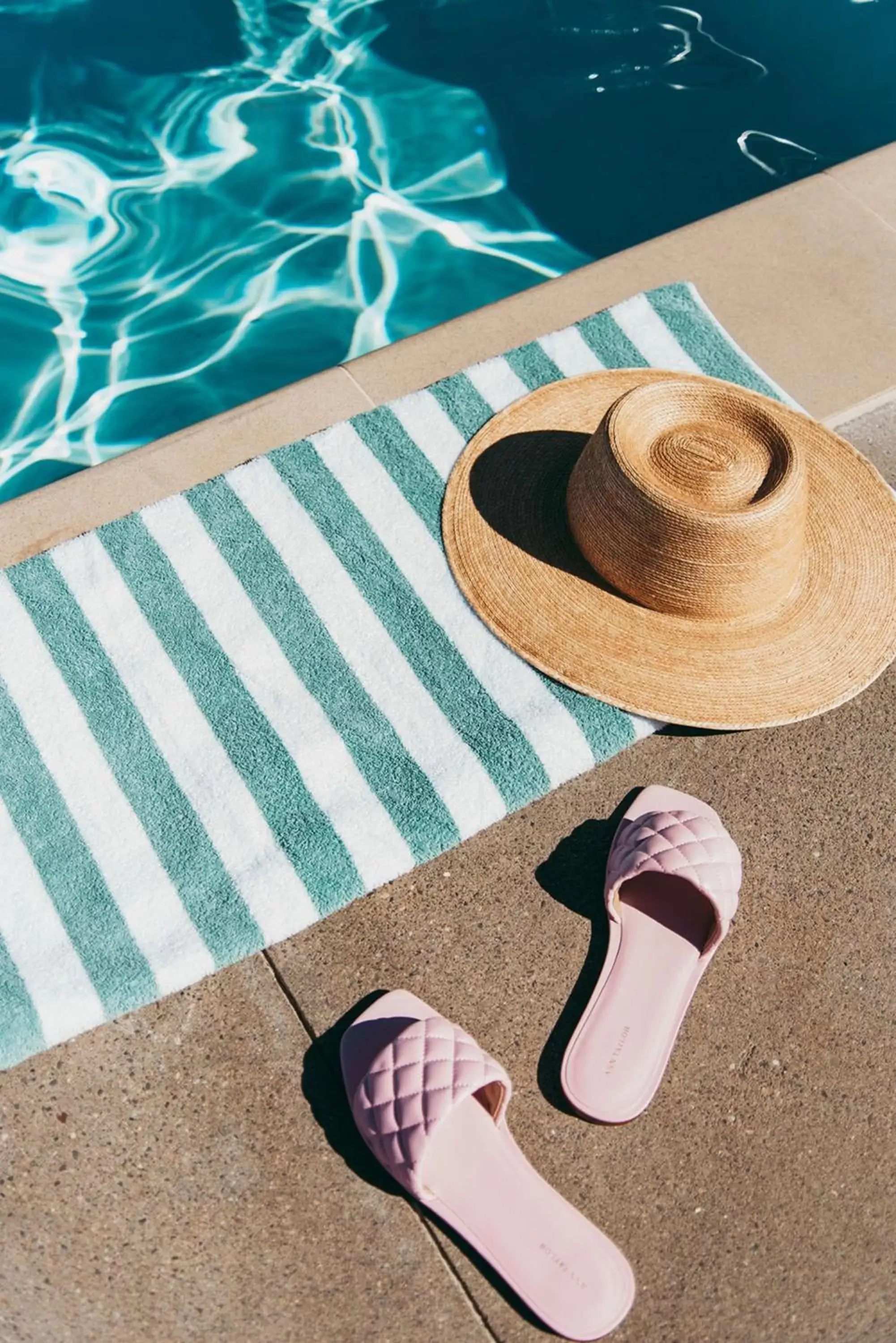 Swimming pool in The Virginian Lodge Swimming pool in The Virginian Lodge