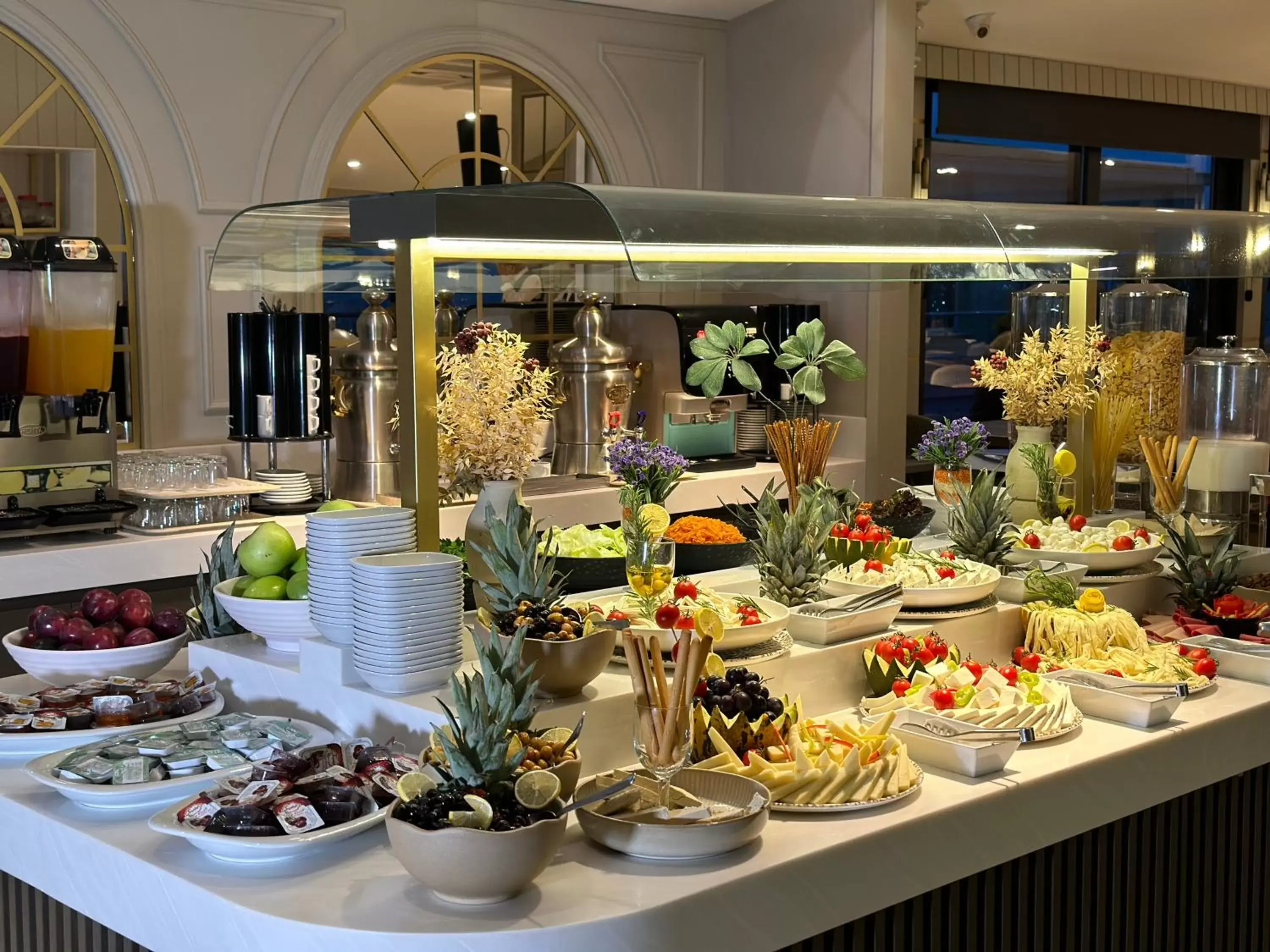 Buffet breakfast in Hotel Zurich Istanbul