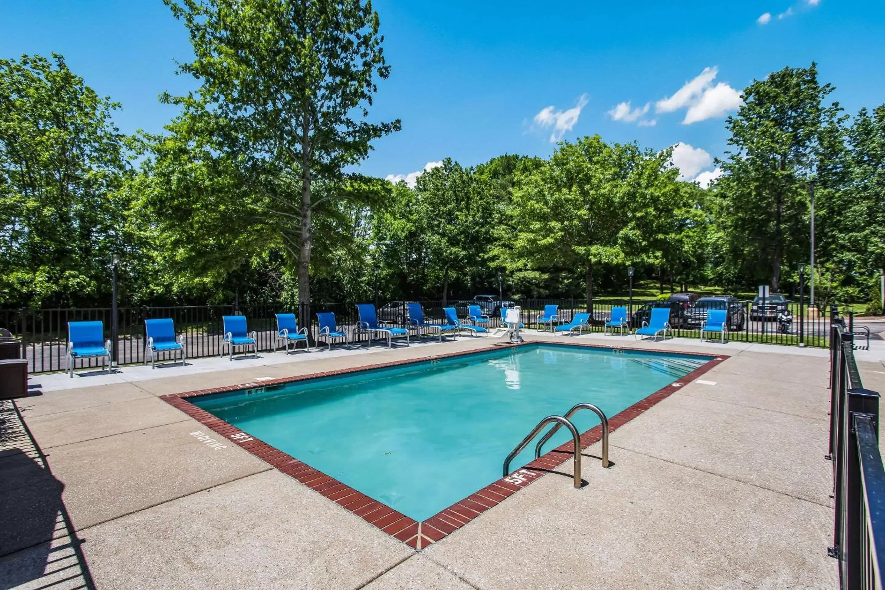 Swimming Pool in Clarion Pointe Franklin - Nashville Area